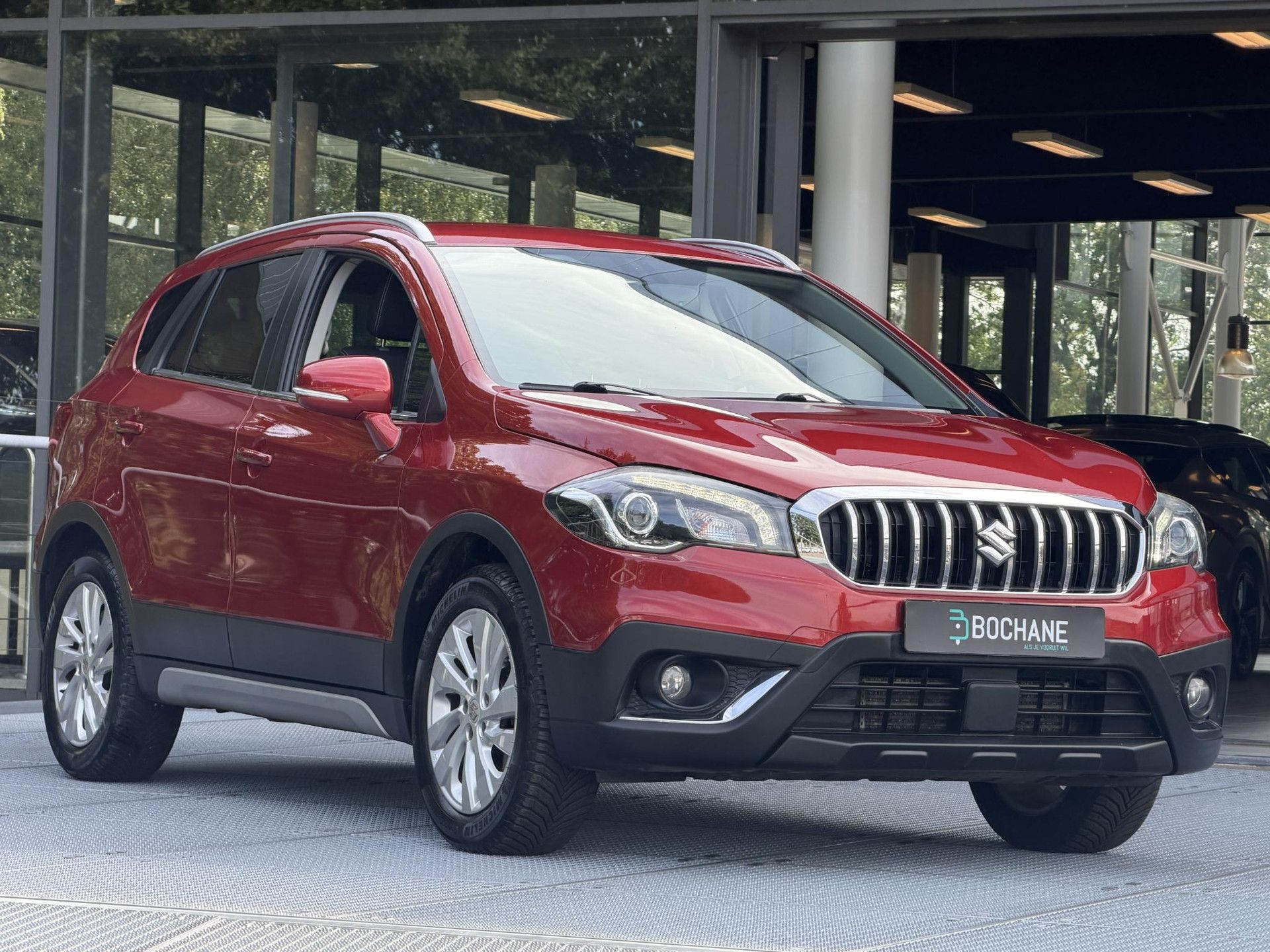 Suzuki S-Cross met kenteken XS-394-J – detailfoto
