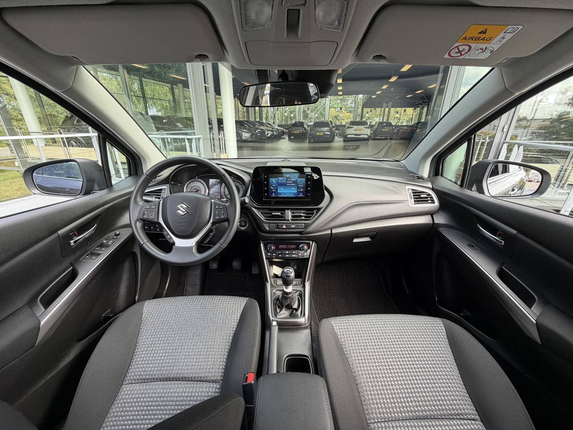 Suzuki S-Cross met kenteken Z-839-LD – interieur