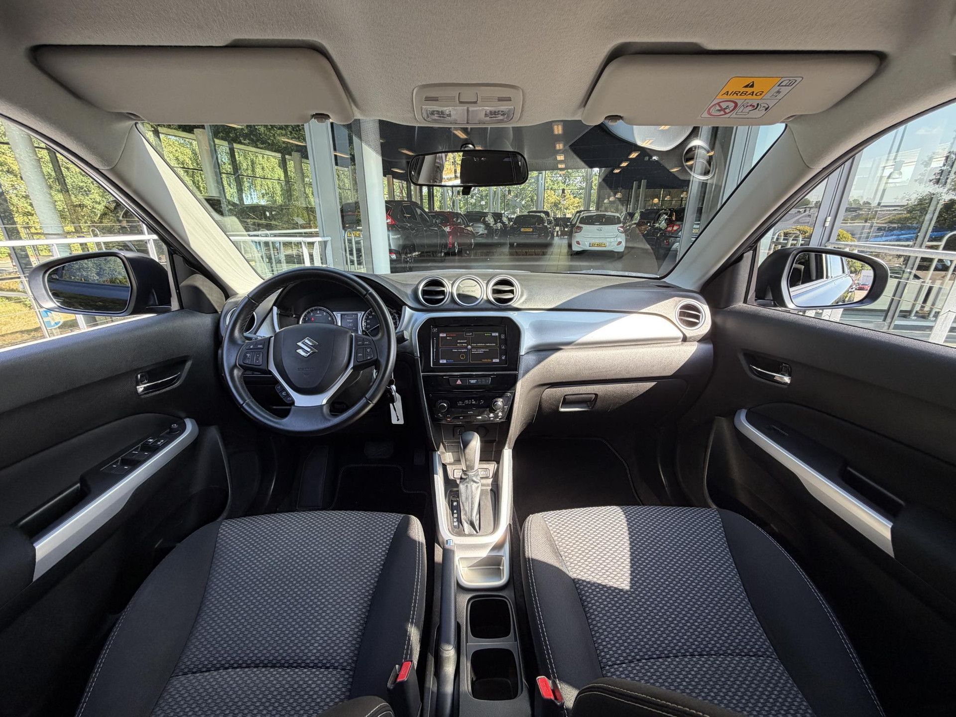 Suzuki Vitara met kenteken KPD-28-P – interieur
