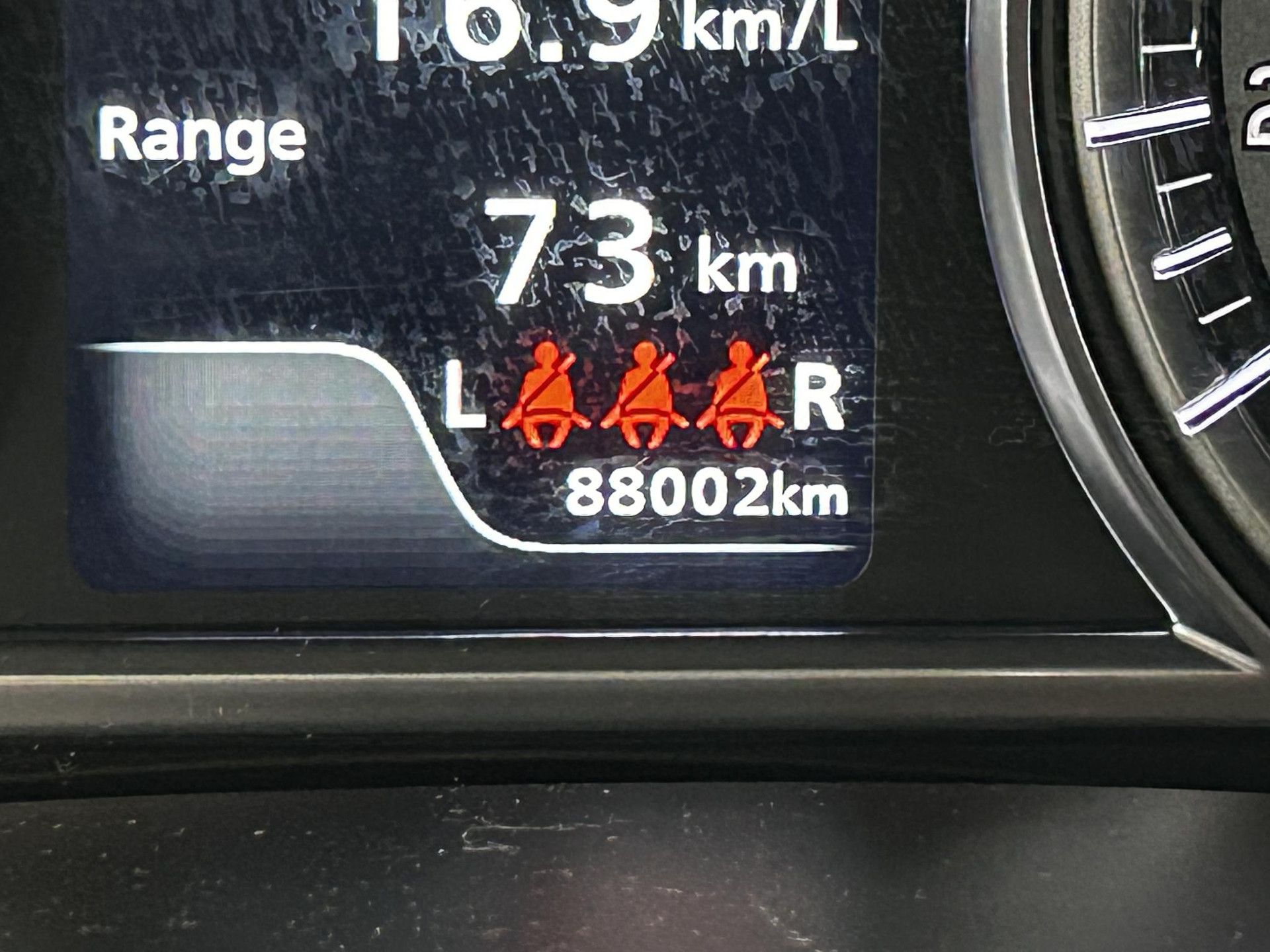 Suzuki Vitara met kenteken T-910-KK – dashboard