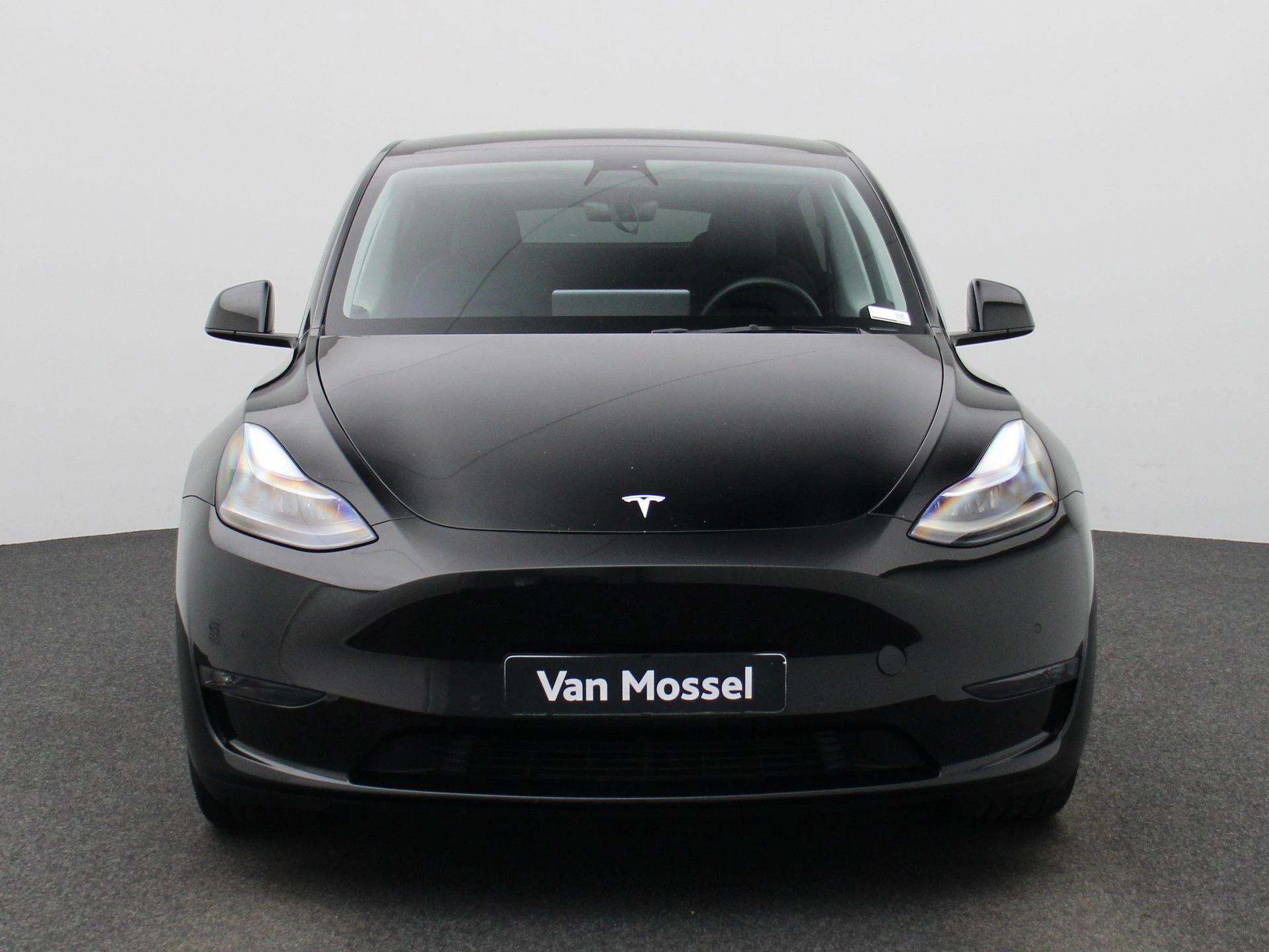 Tesla ModelY – autofoto 4