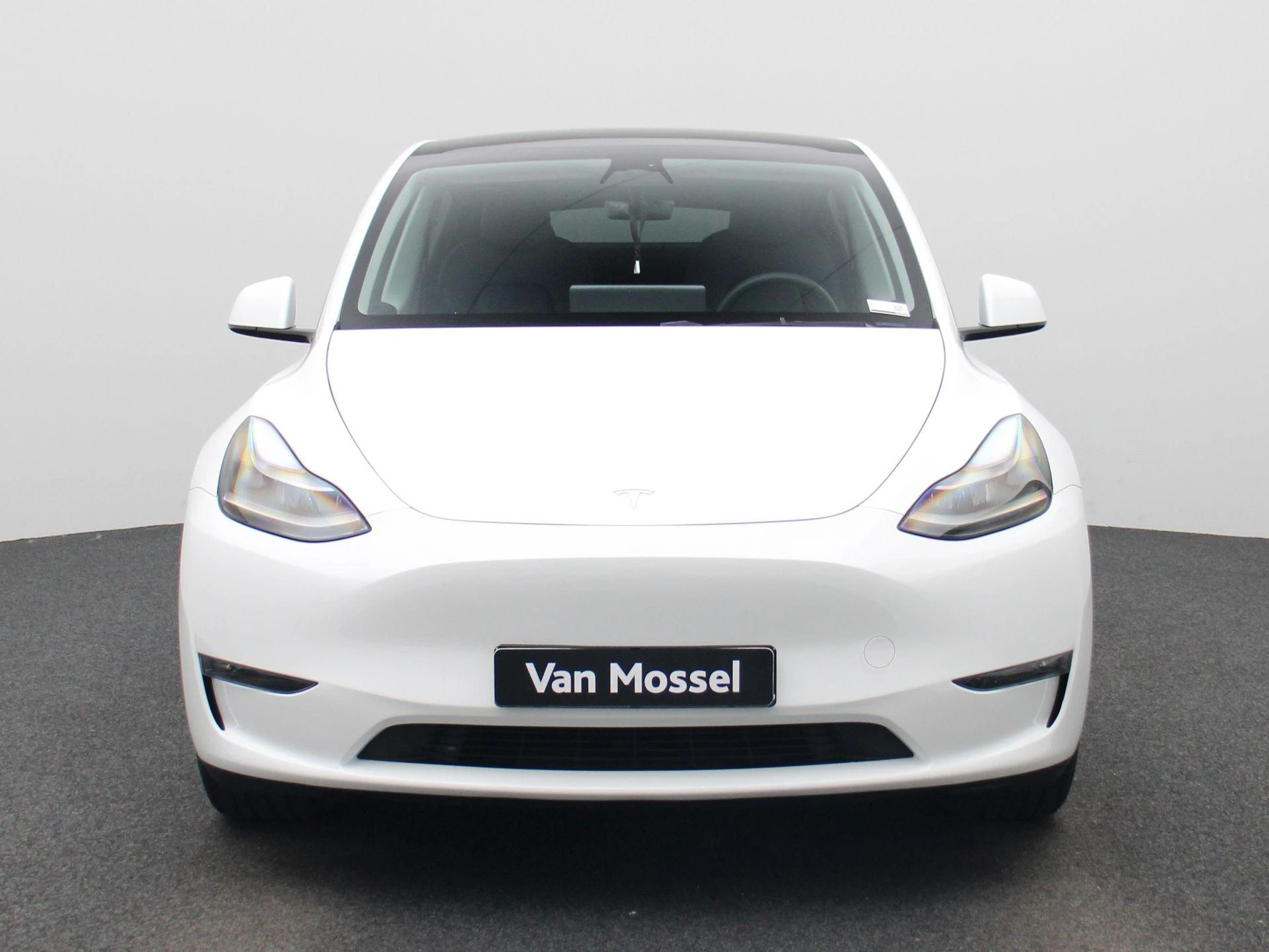 Tesla ModelY – autofoto 4