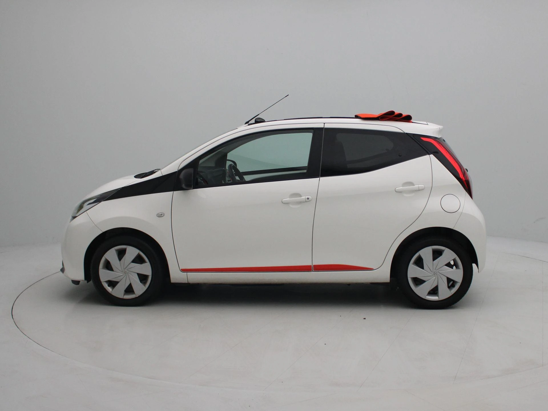 Toyota Aygo met kenteken 43100 – autofoto 5