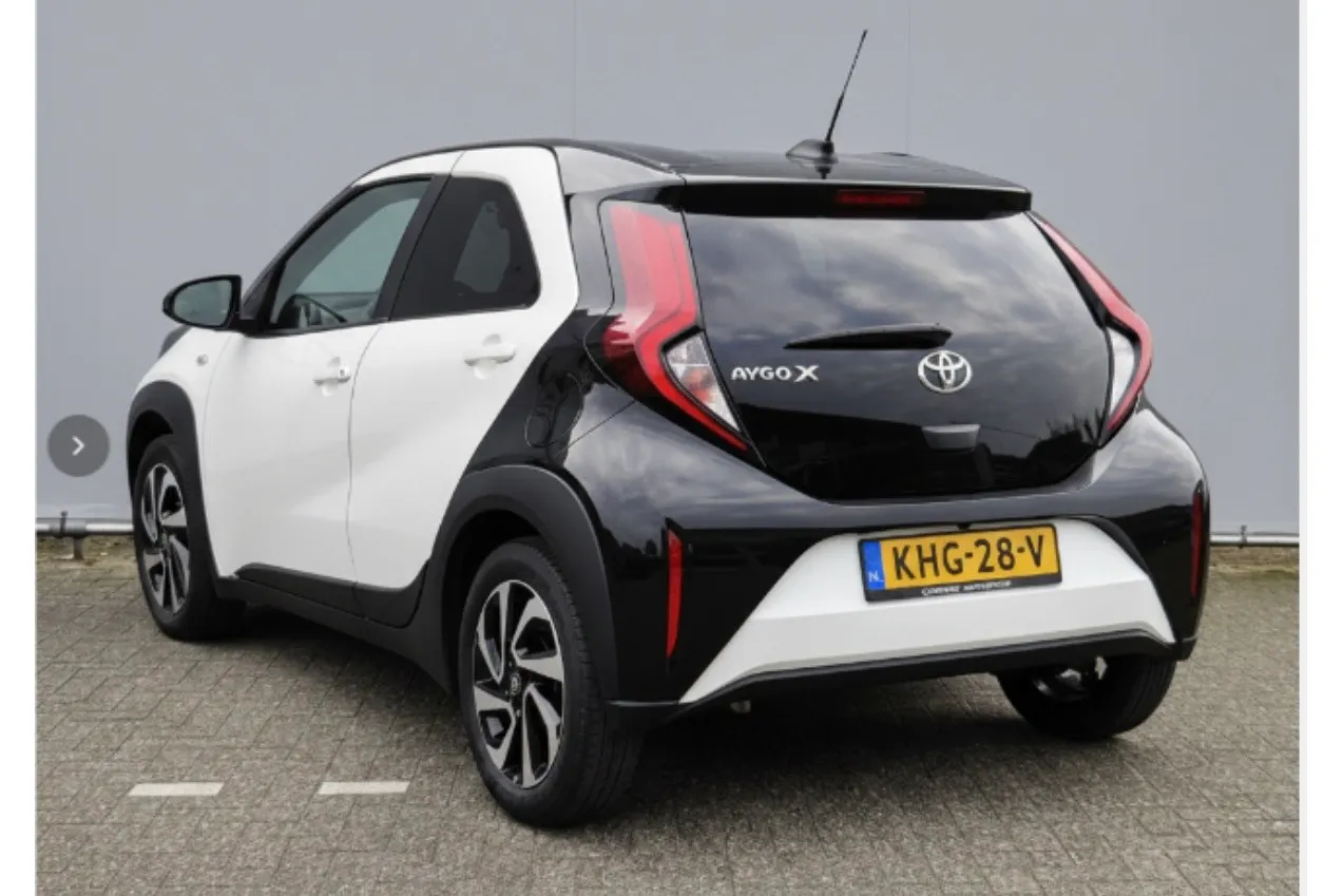 Toyota Aygo met kenteken KHG-28-V – interieur