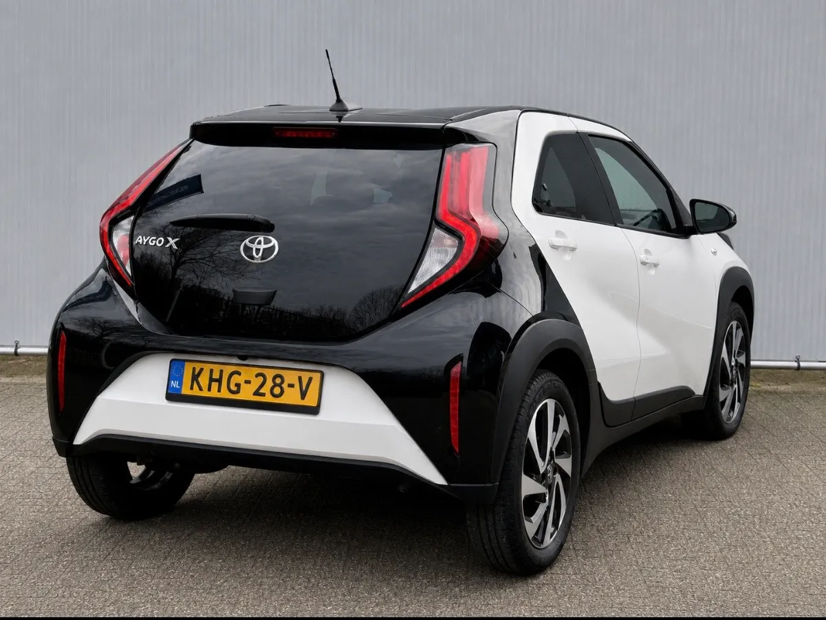 Toyota Aygo met kenteken KHG-28-V – dashboard