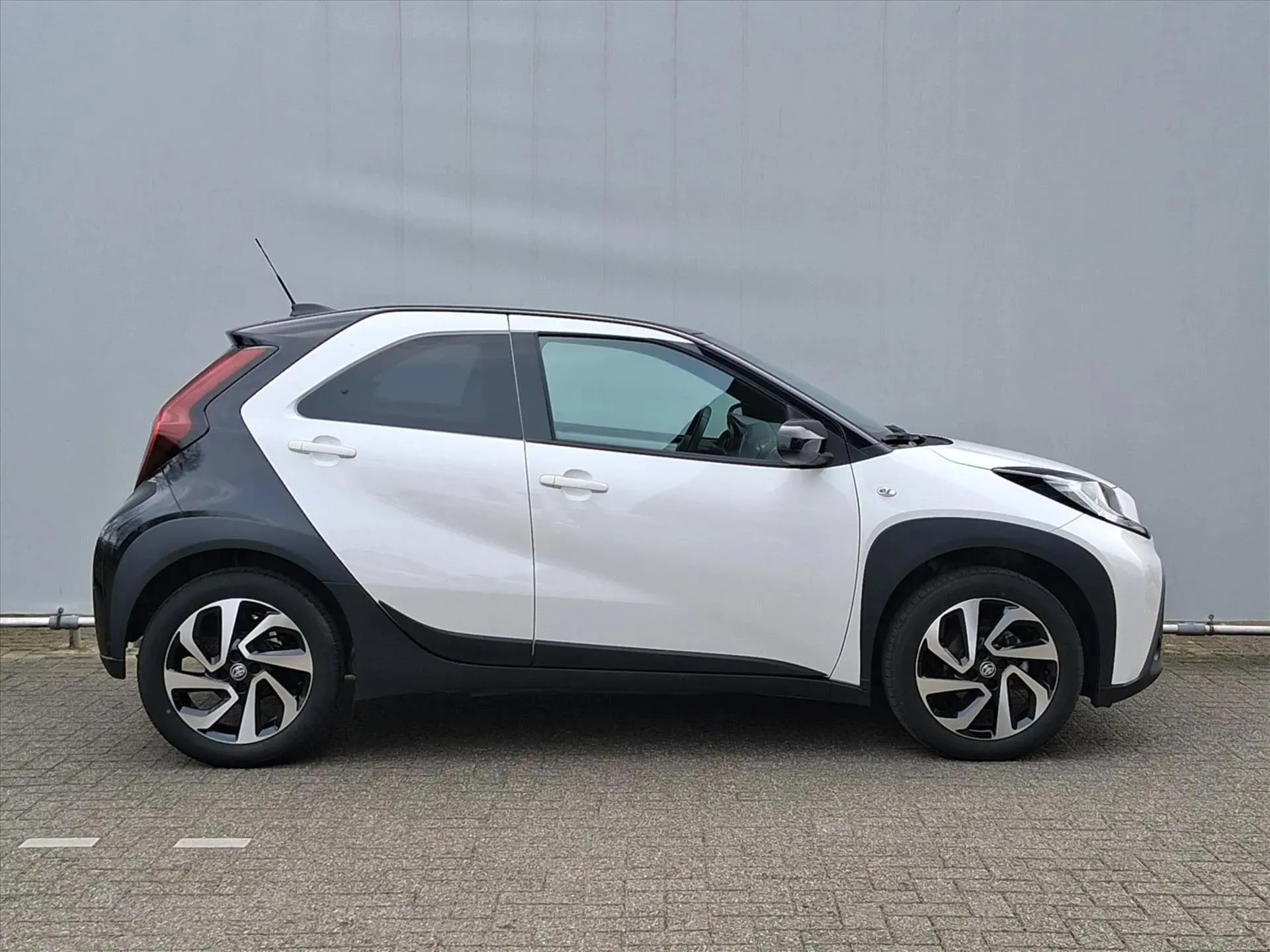 Toyota Aygo met kenteken KHG-28-V – detailfoto