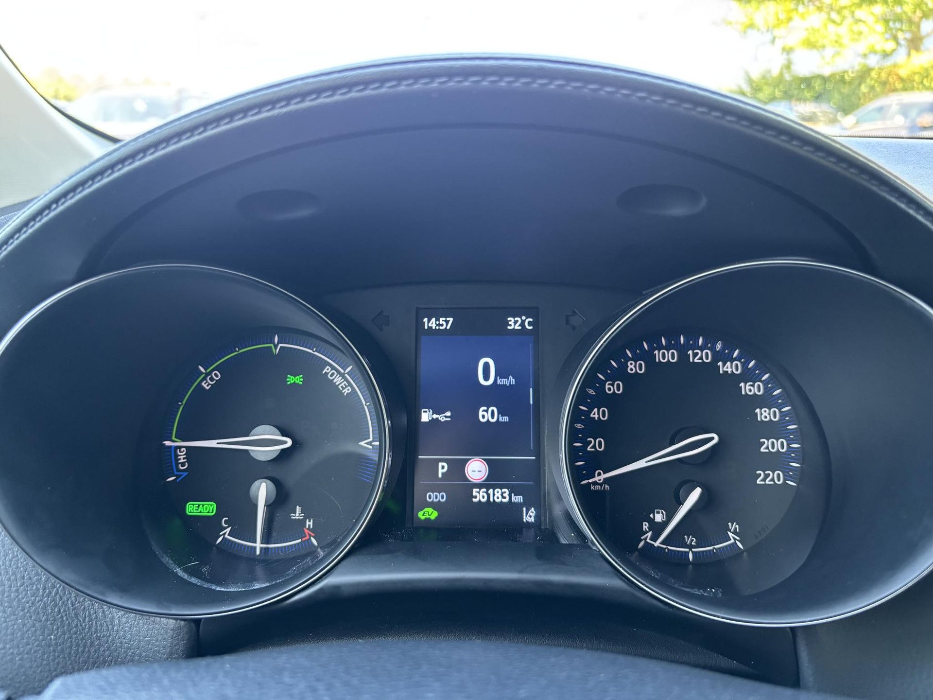 Toyota C-HR met kenteken T-790-VH – dashboard