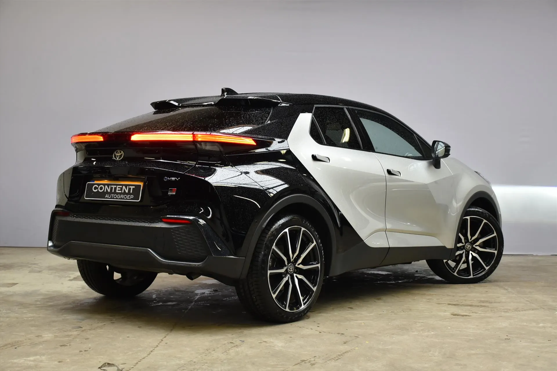 Toyota C-HR met kenteken X-957-KV – detailfoto