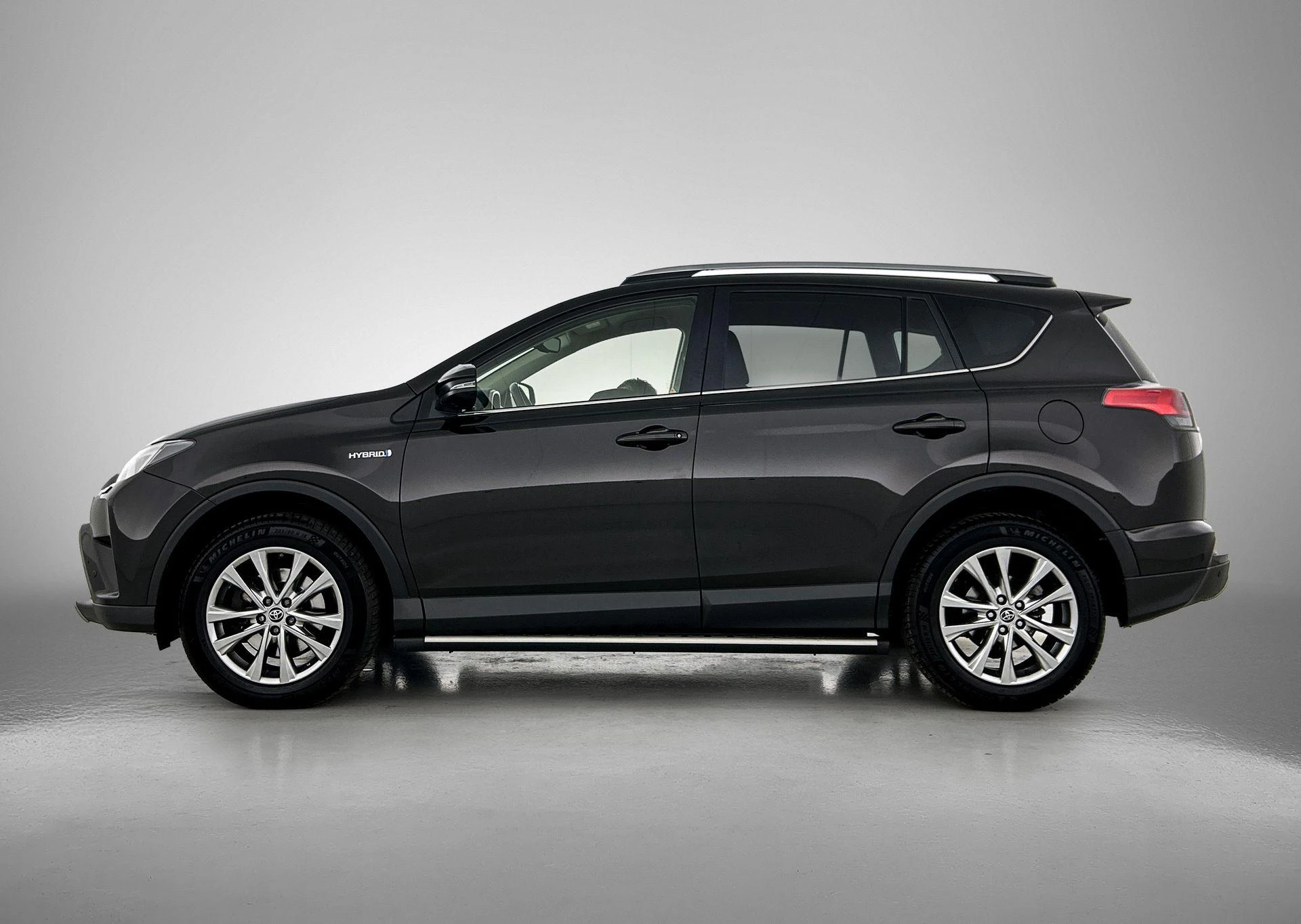 Toyota RAV4 met kenteken 51100 – autofoto 4