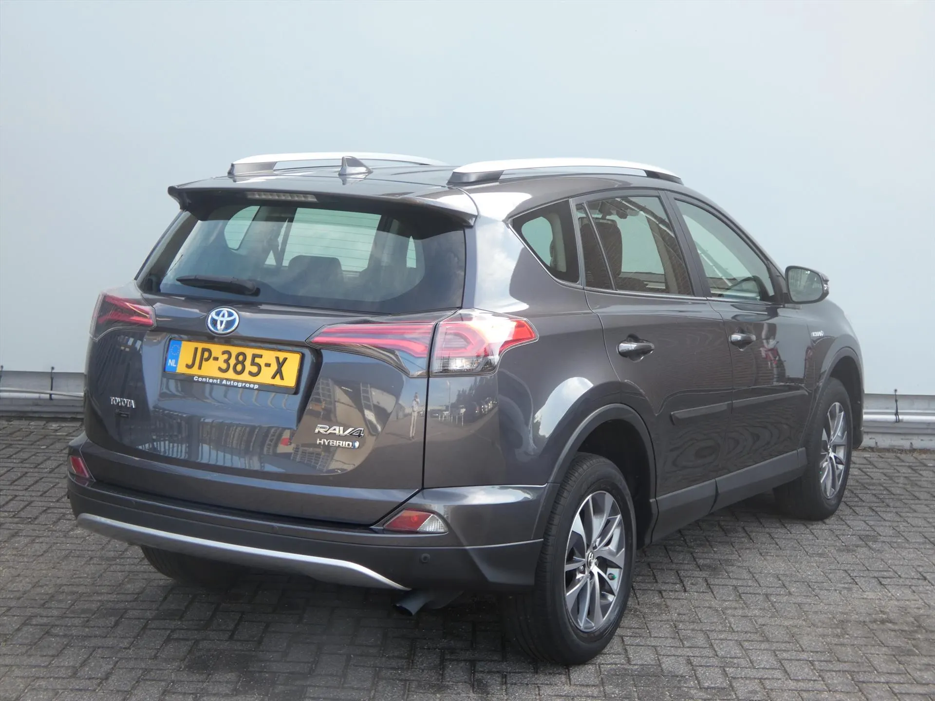 Toyota RAV4 met kenteken JP-385-X – detailfoto