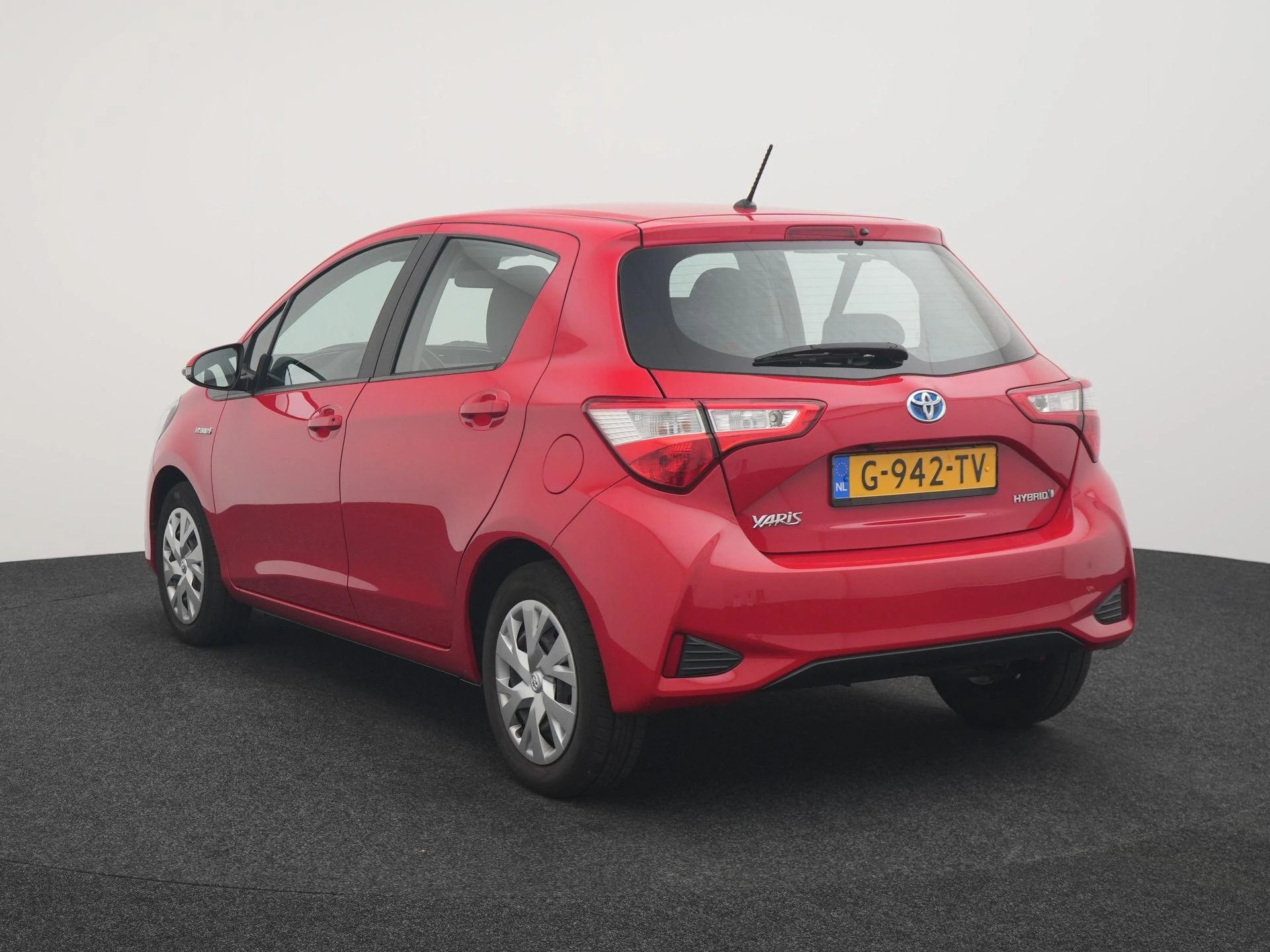 Toyota Yaris met kenteken 35100 – autofoto 3