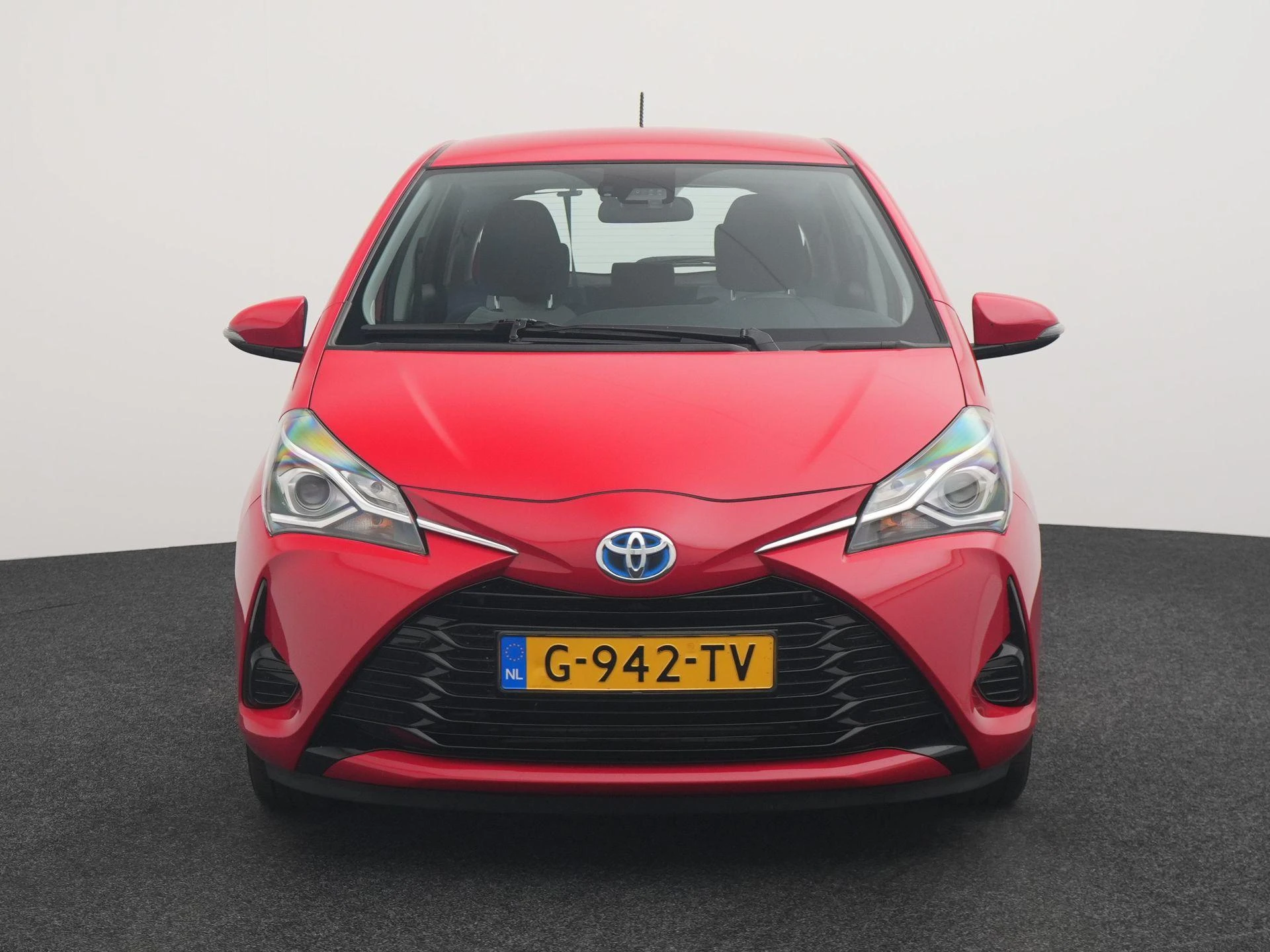 Toyota Yaris met kenteken 35100 – autofoto 4