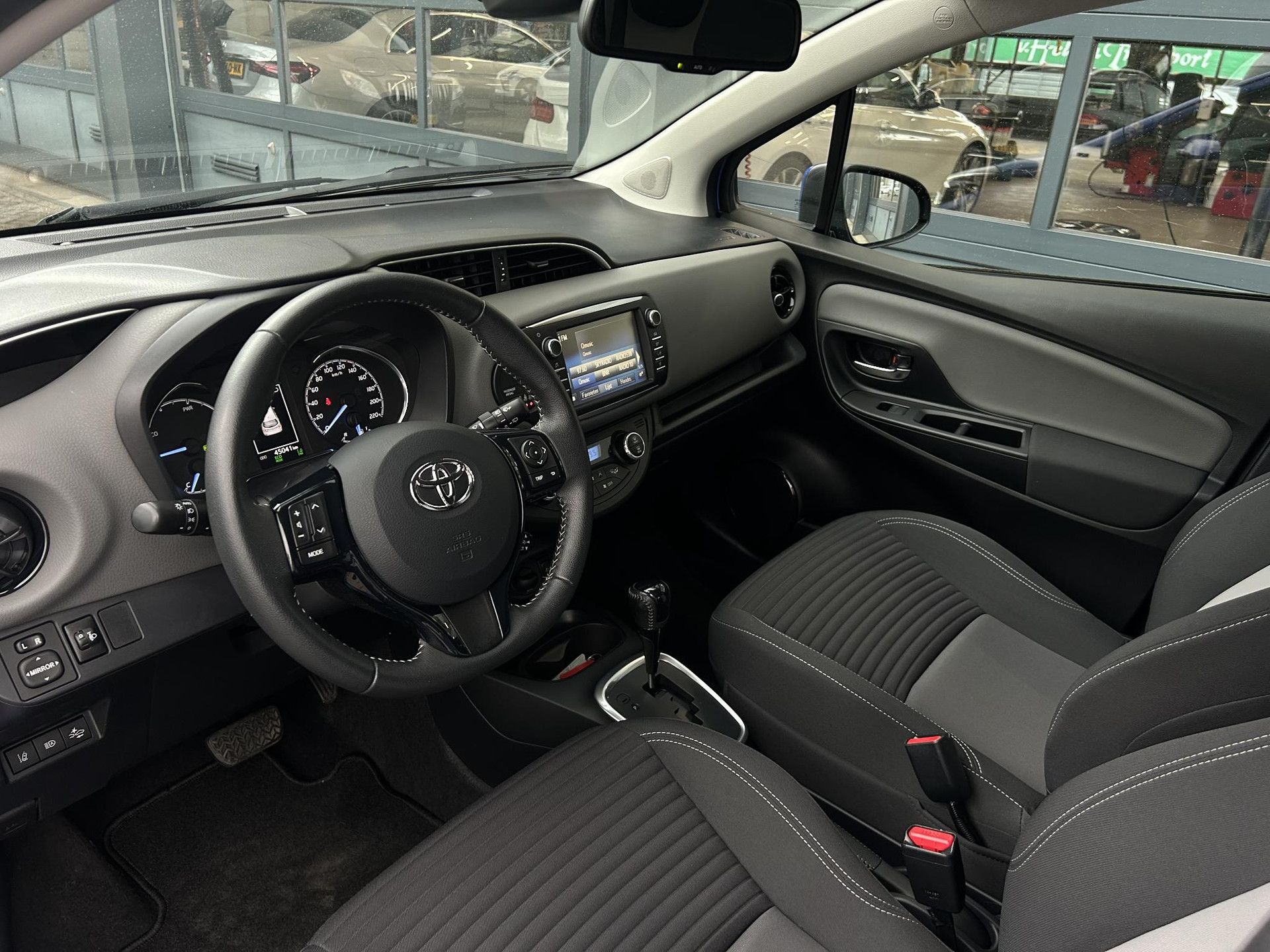 Toyota Yaris met kenteken G-377-FJ – interieur