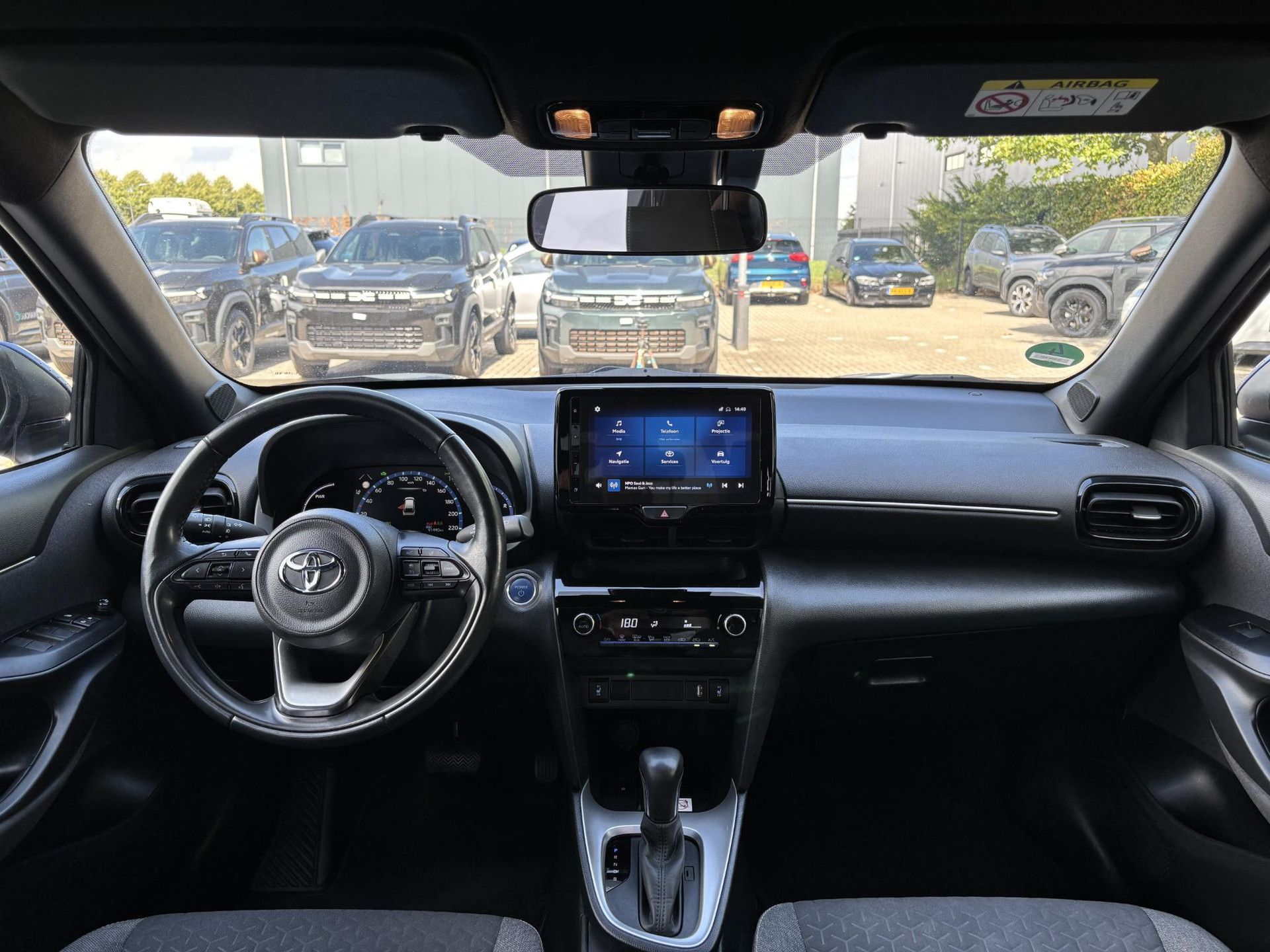 Toyota YarisCross met kenteken S-990-KD – interieur