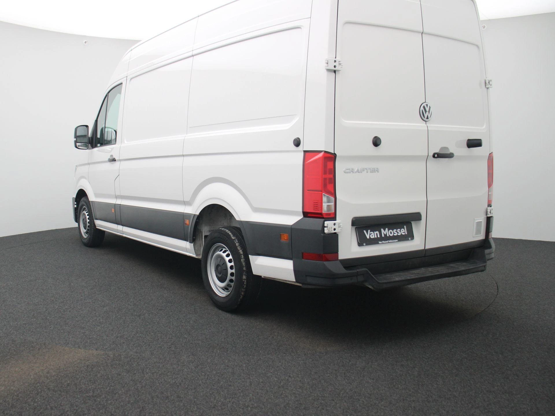 Volkswagen Crafter met kenteken 76100 – autofoto 3