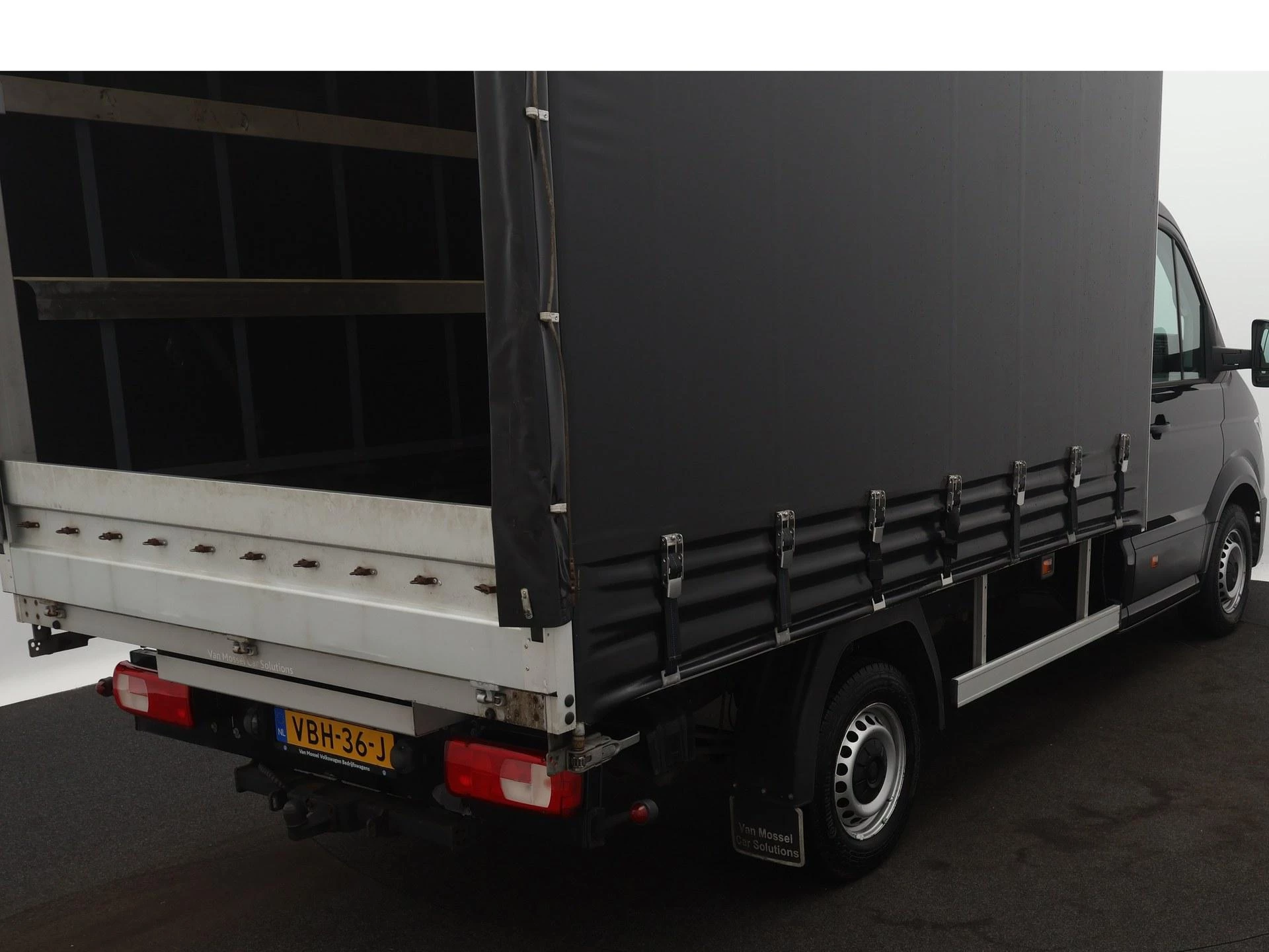 Volkswagen Crafter met kenteken 88100 – autofoto 4