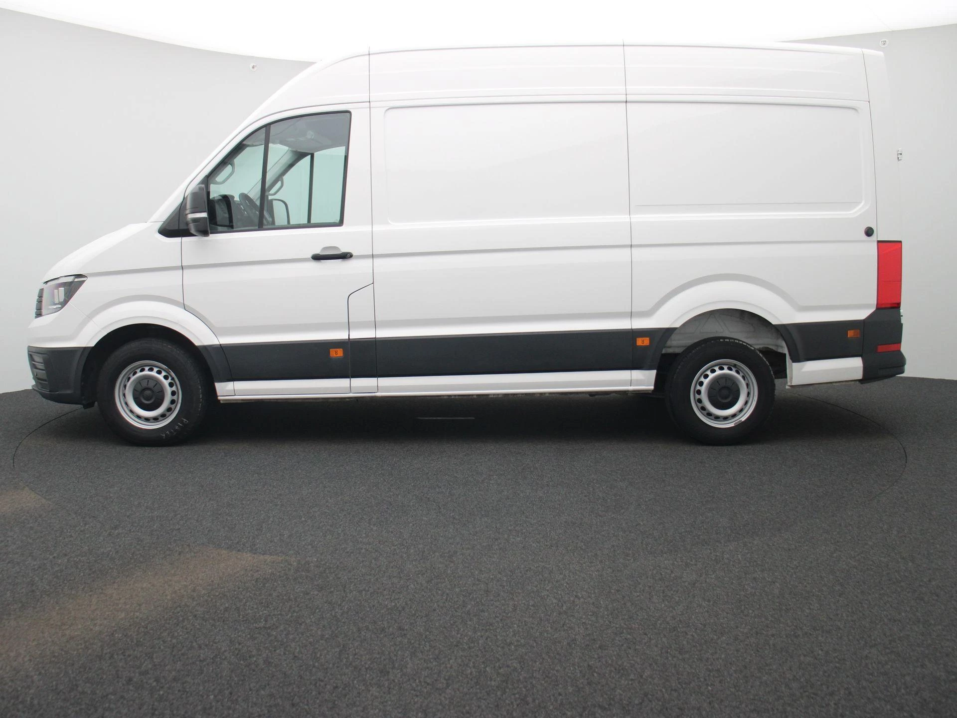 Volkswagen Crafter met kenteken 76100 – autofoto 5