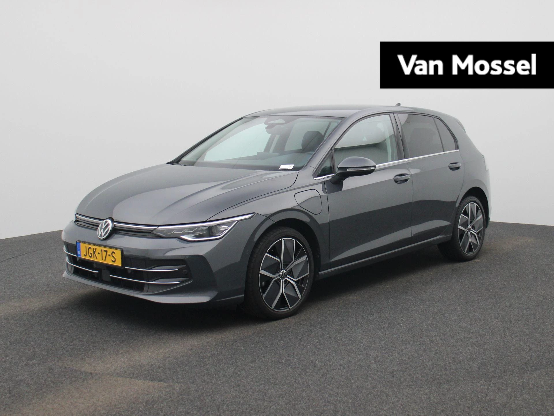 Volkswagen Golf met kenteken 140 – autofoto 2