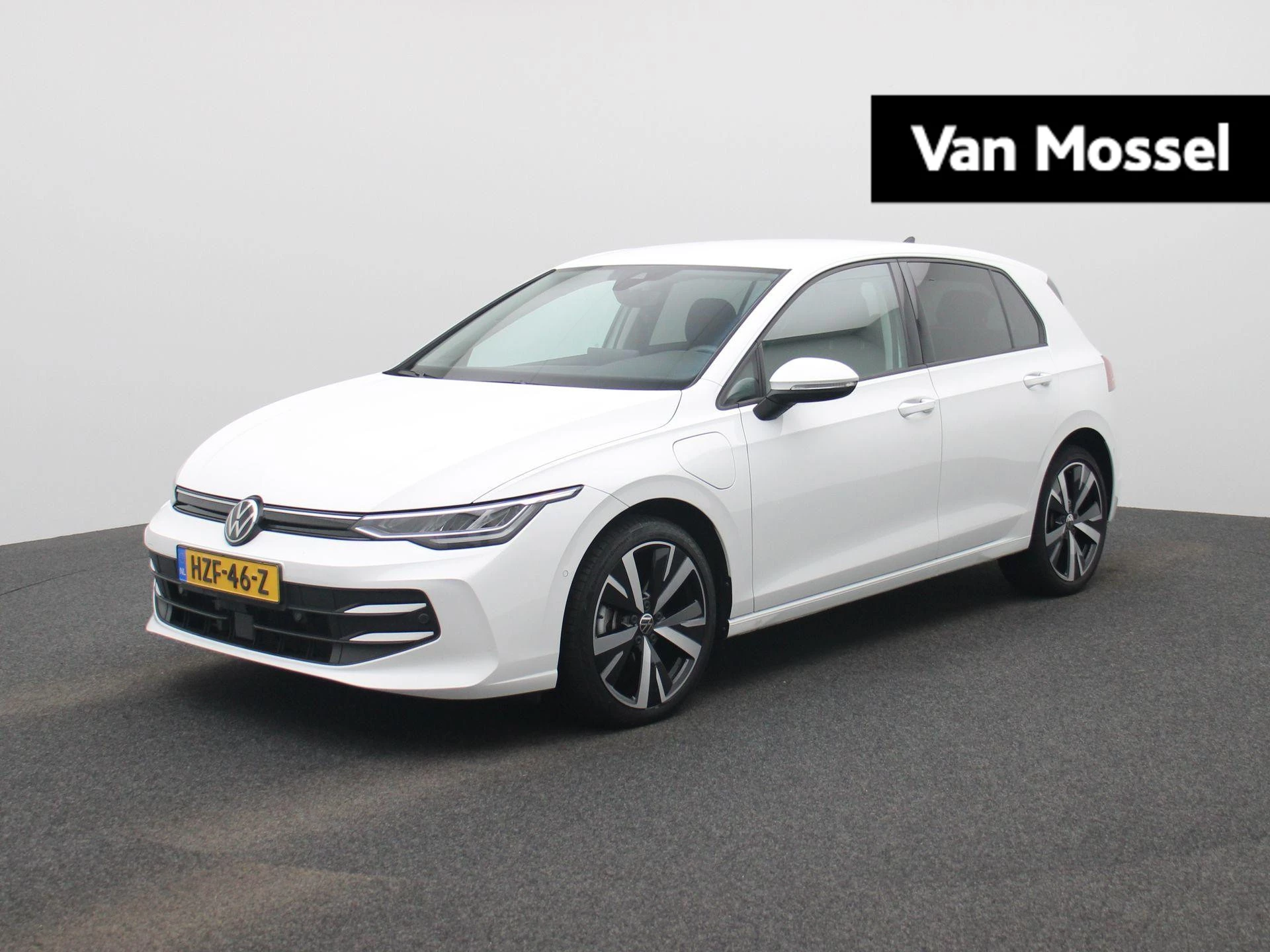 Volkswagen Golf met kenteken 03100 – autofoto 2