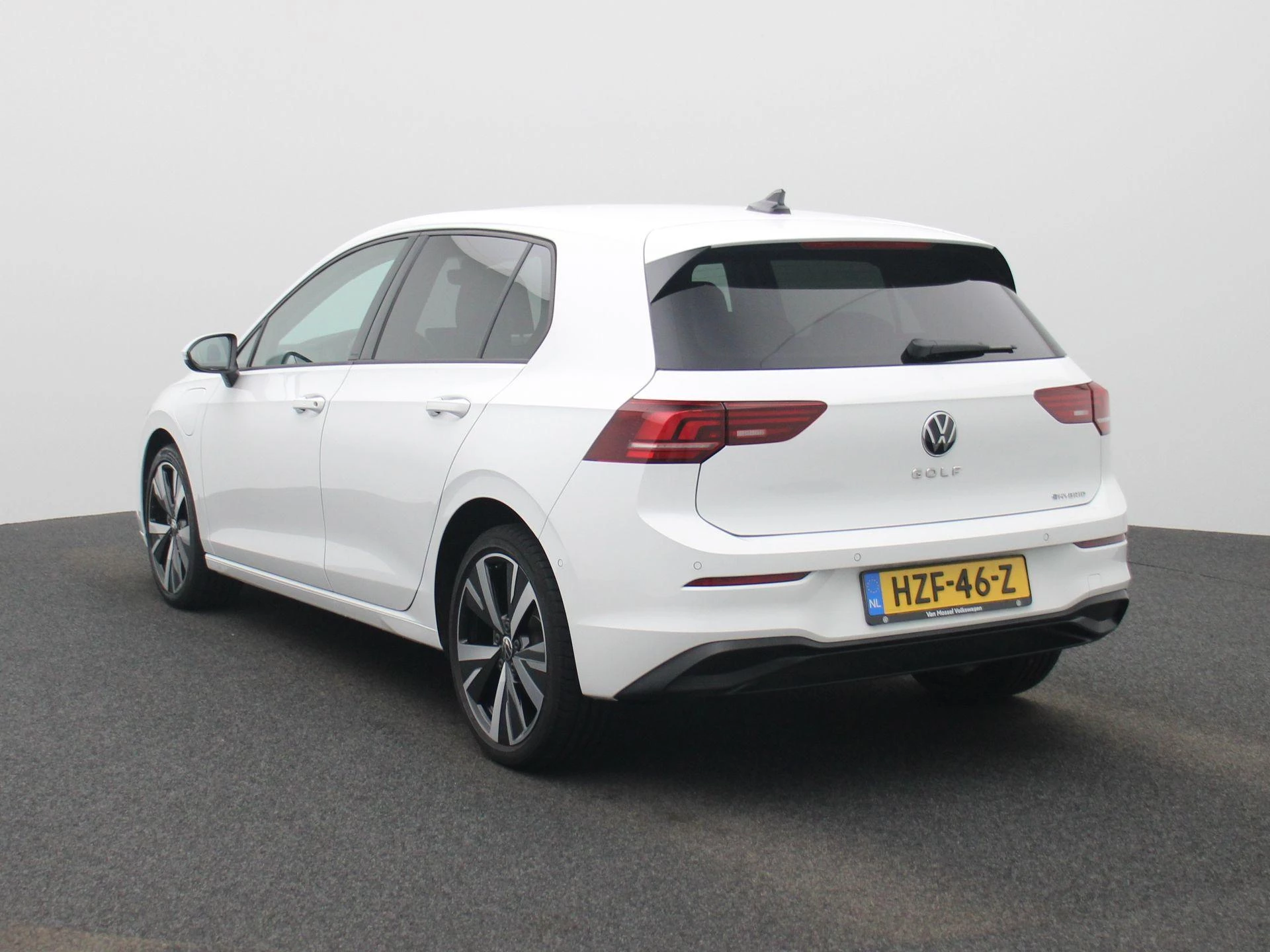 Volkswagen Golf met kenteken 03100 – autofoto 3