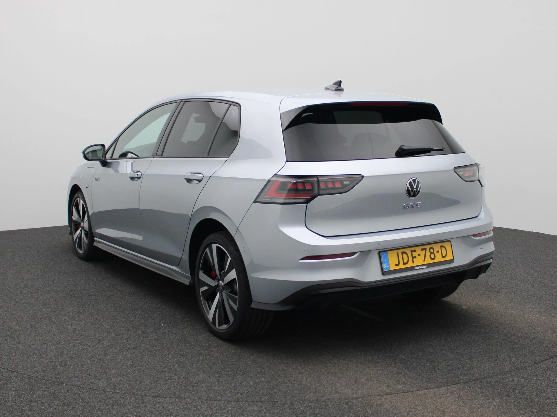 Volkswagen Golf met kenteken 03100 – autofoto 3