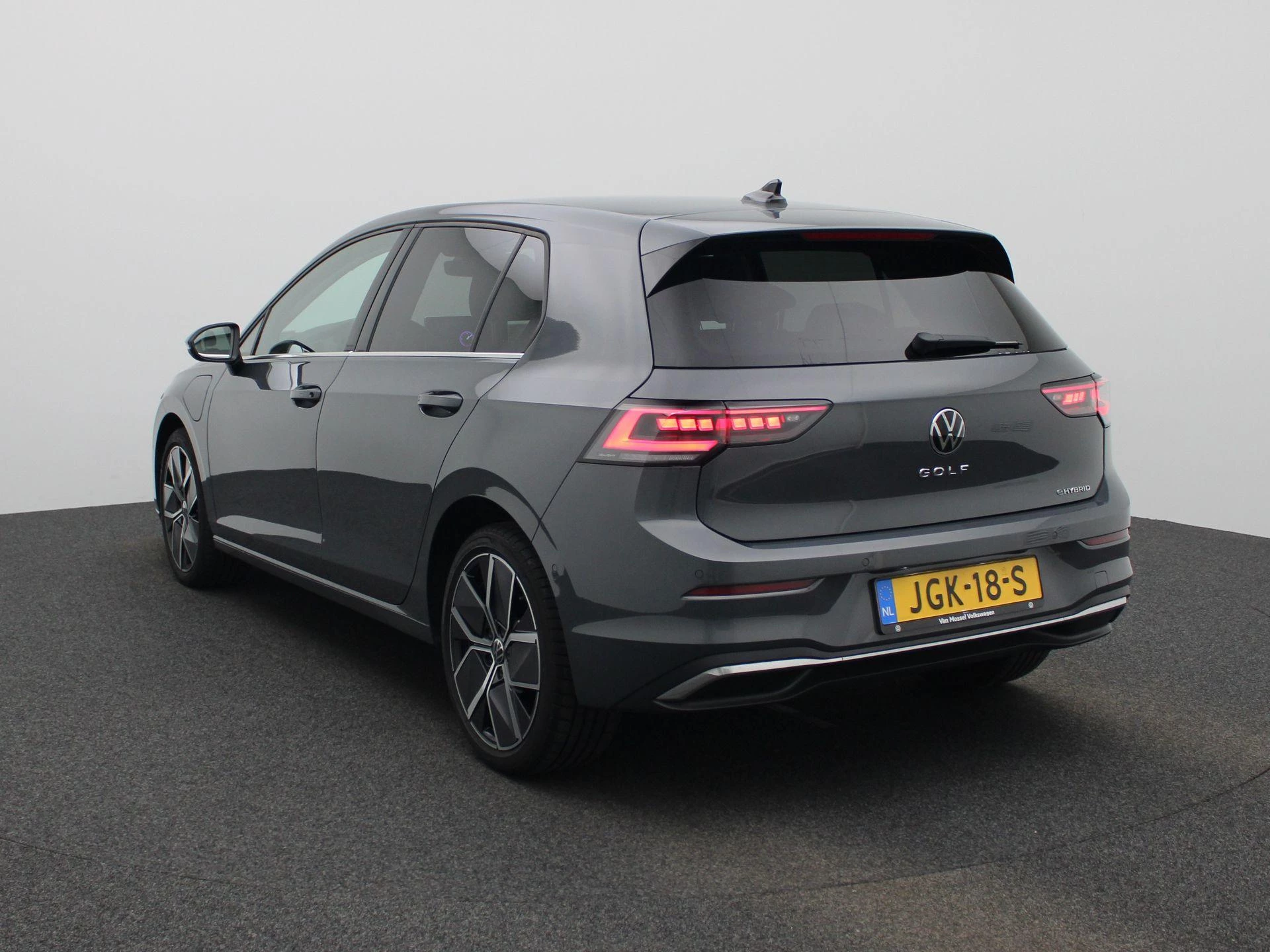 Volkswagen Golf met kenteken 140 – autofoto 3
