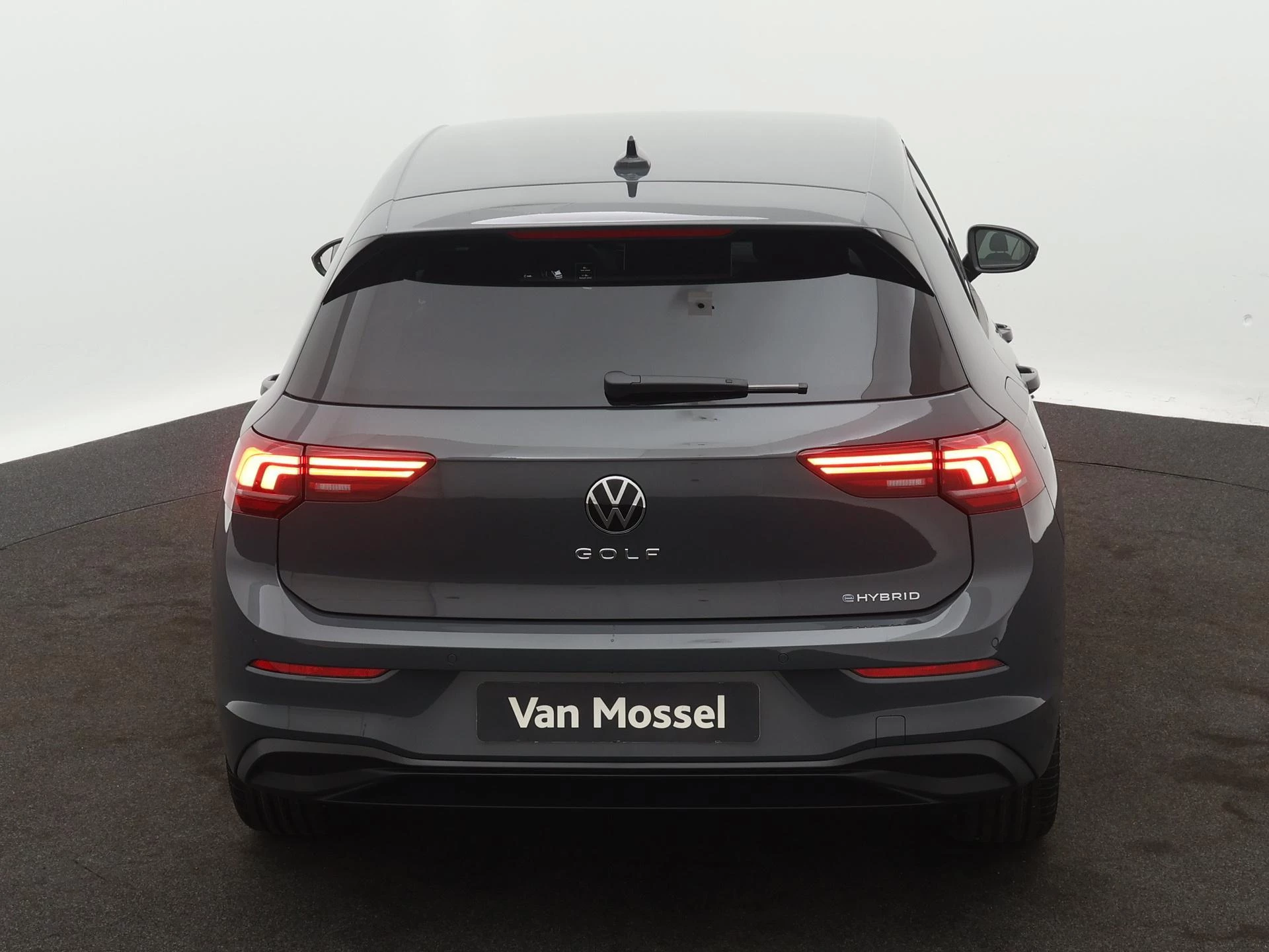 Volkswagen Golf met kenteken 142 – autofoto 5
