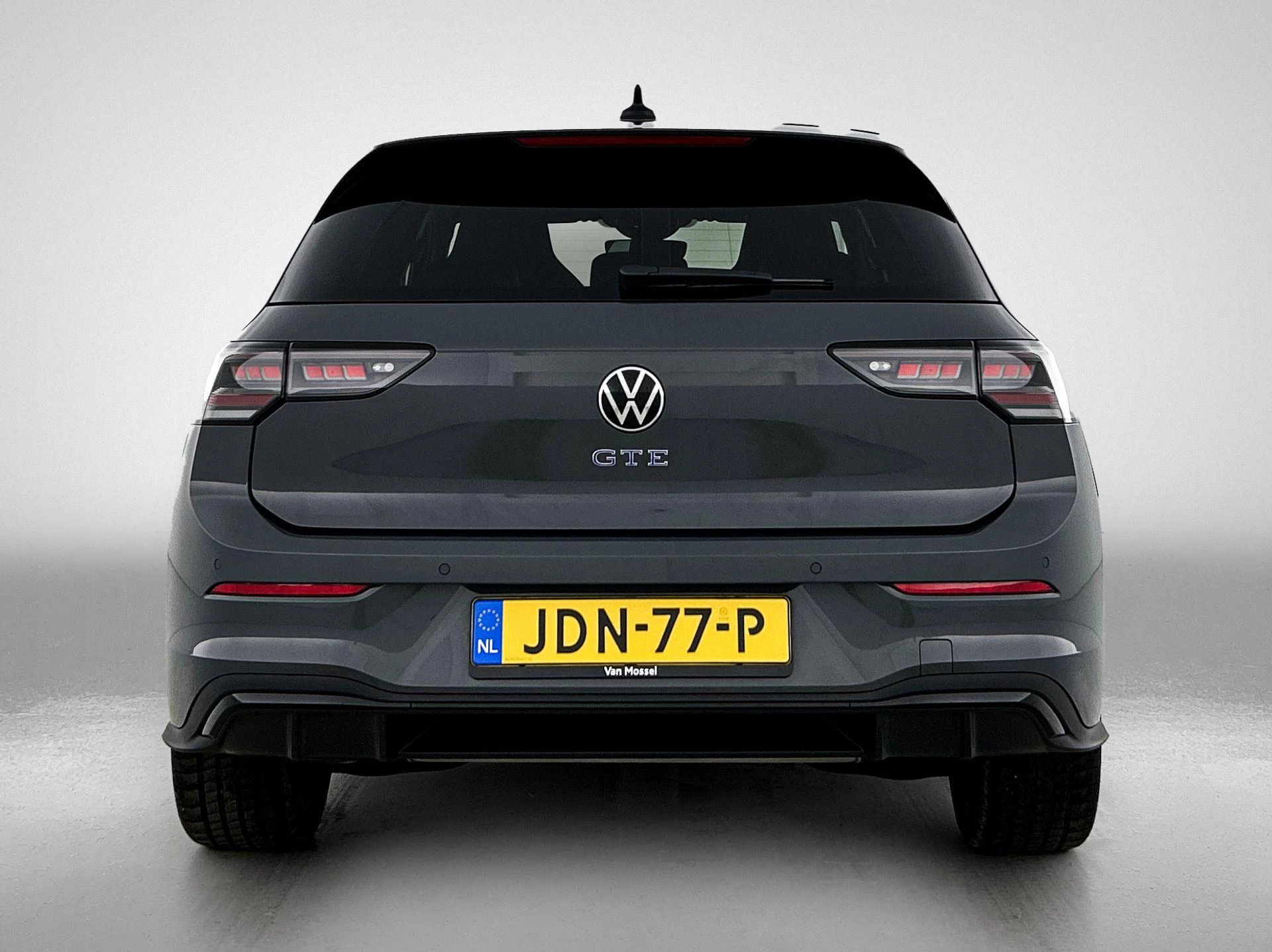 Volkswagen Golf met kenteken 131 – autofoto 5