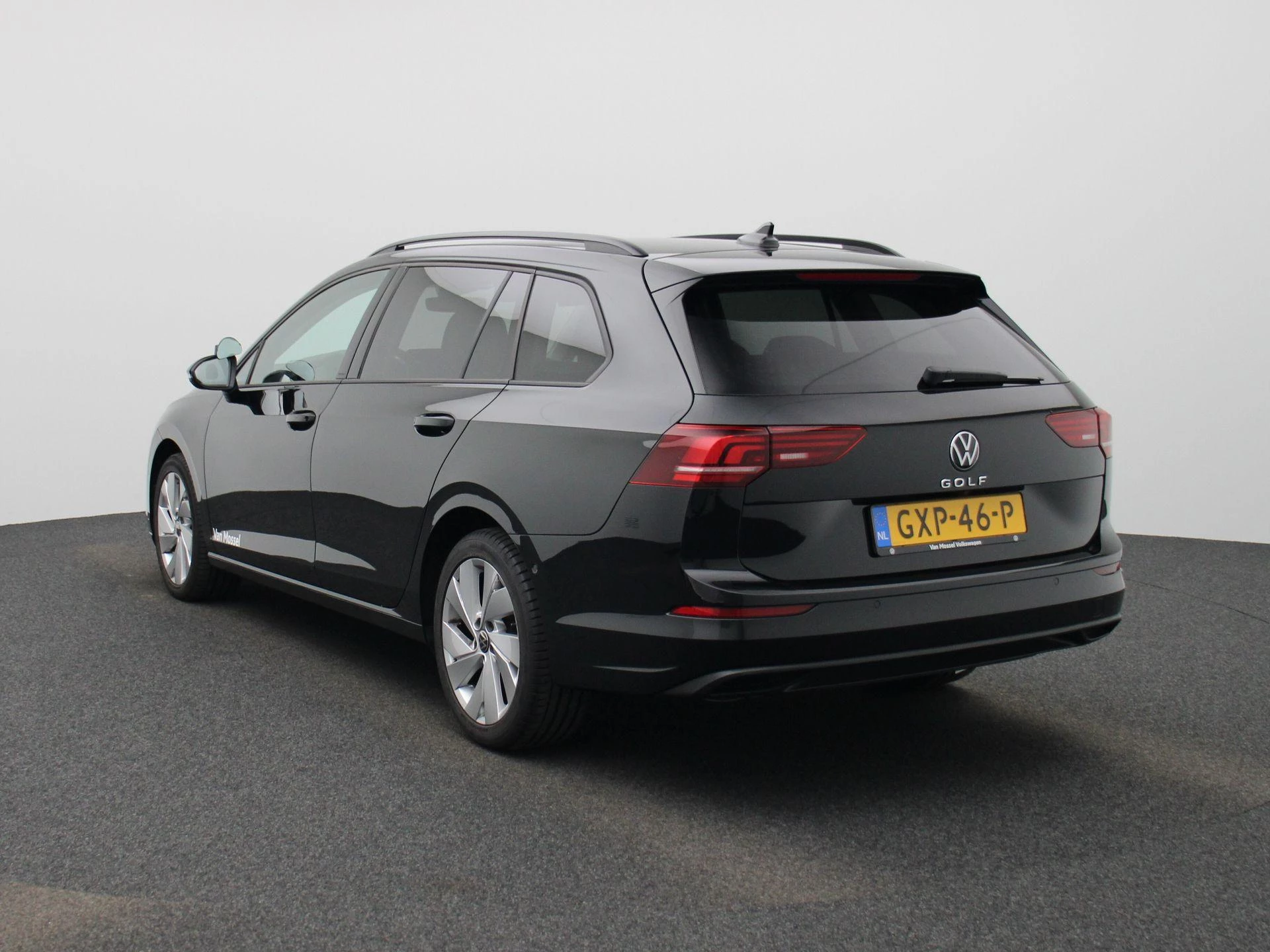 Volkswagen Golf met kenteken GXP-46-P – autofoto 3