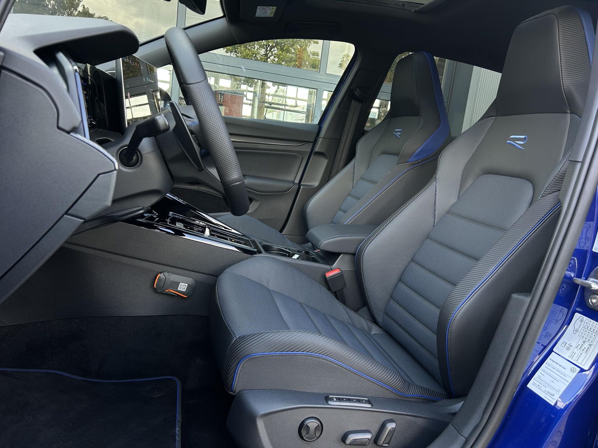 Volkswagen Golf met kenteken JST-38-V – dashboard