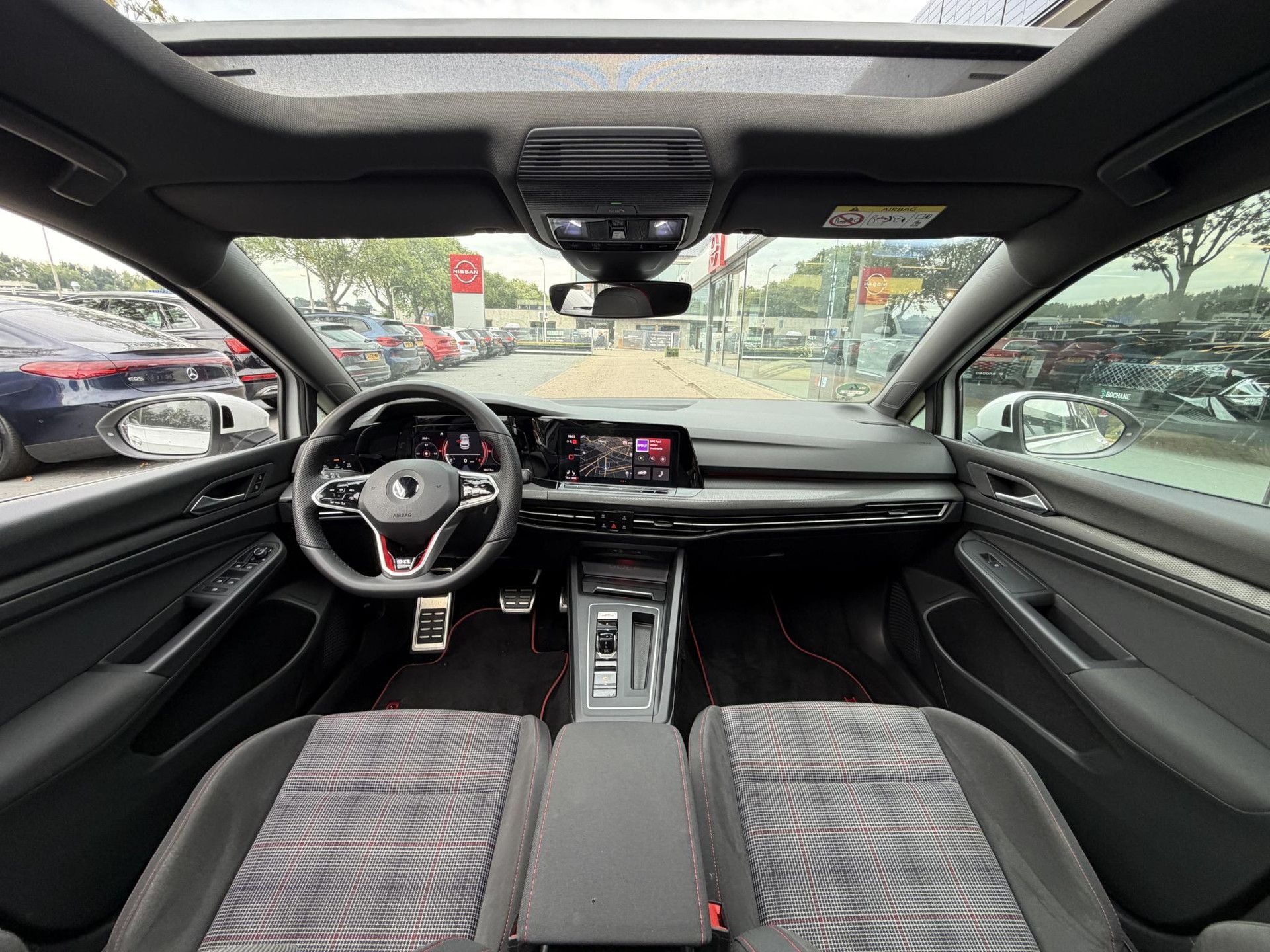 Volkswagen Golf met kenteken L-773-XZ – dashboard