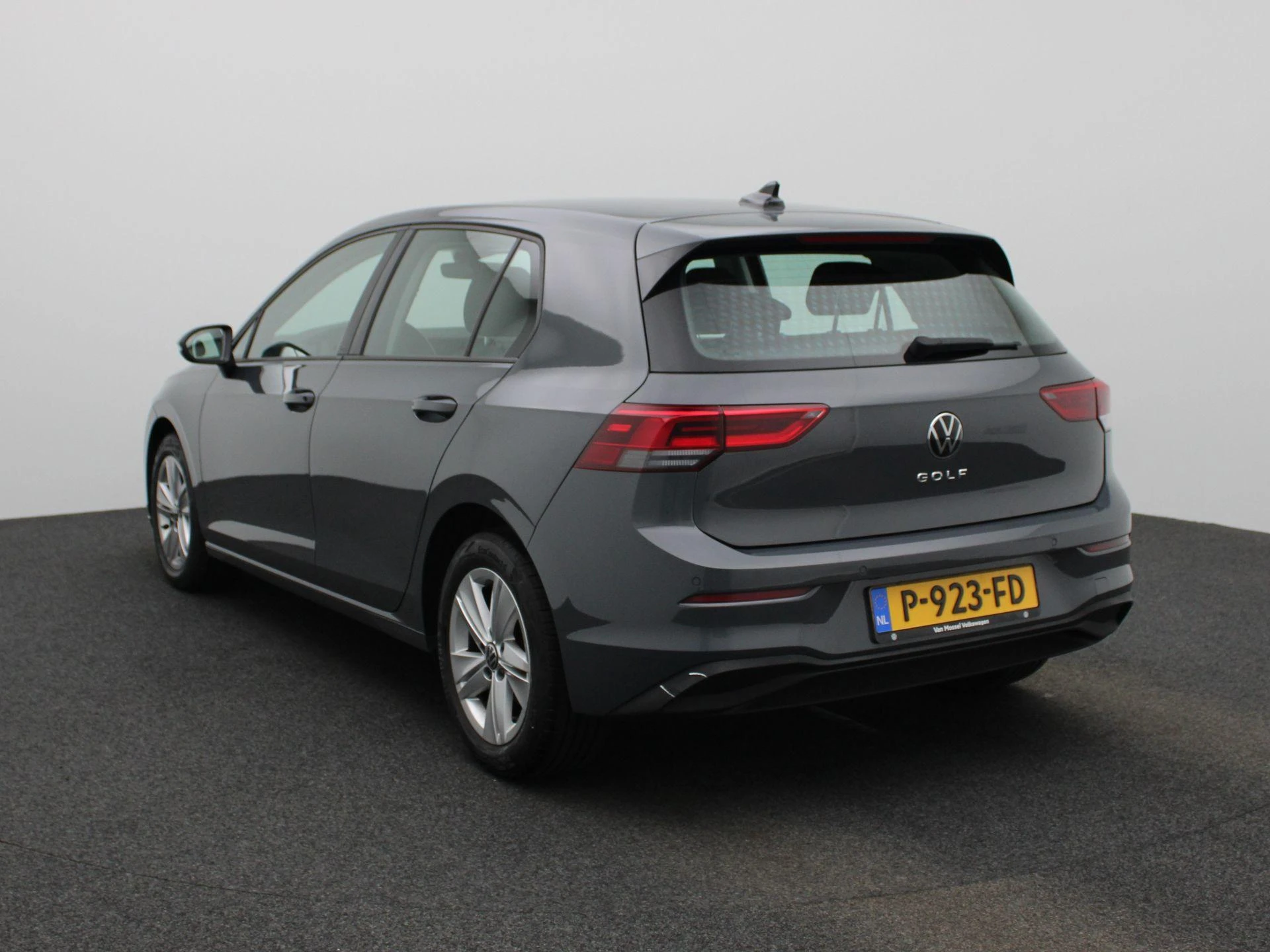 Volkswagen Golf met kenteken P-923-FD – autofoto 3