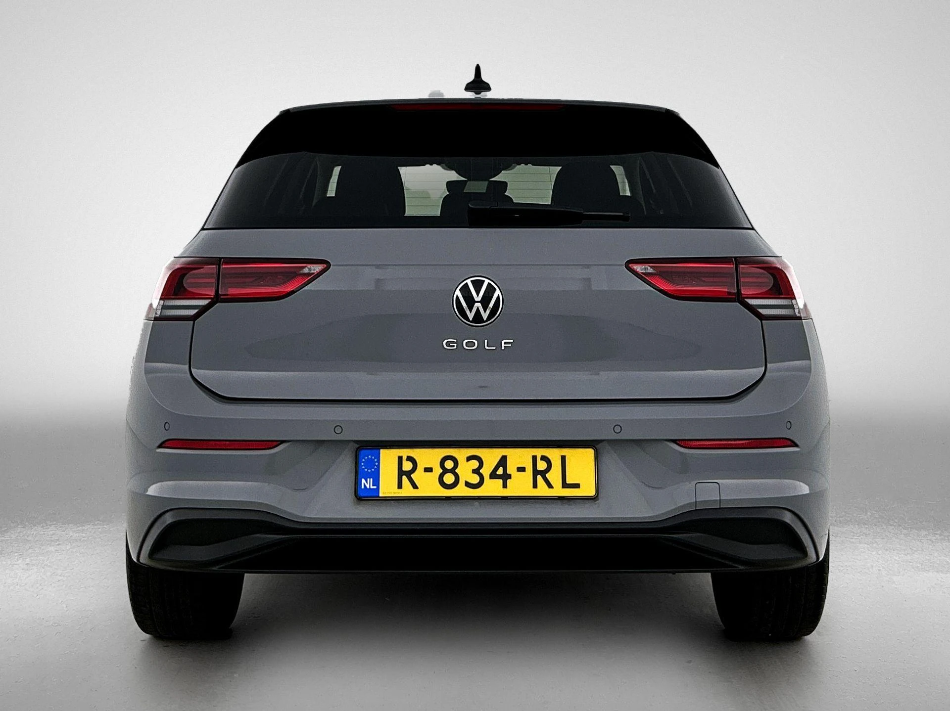 Volkswagen Golf met kenteken R-834-RL – autofoto 5