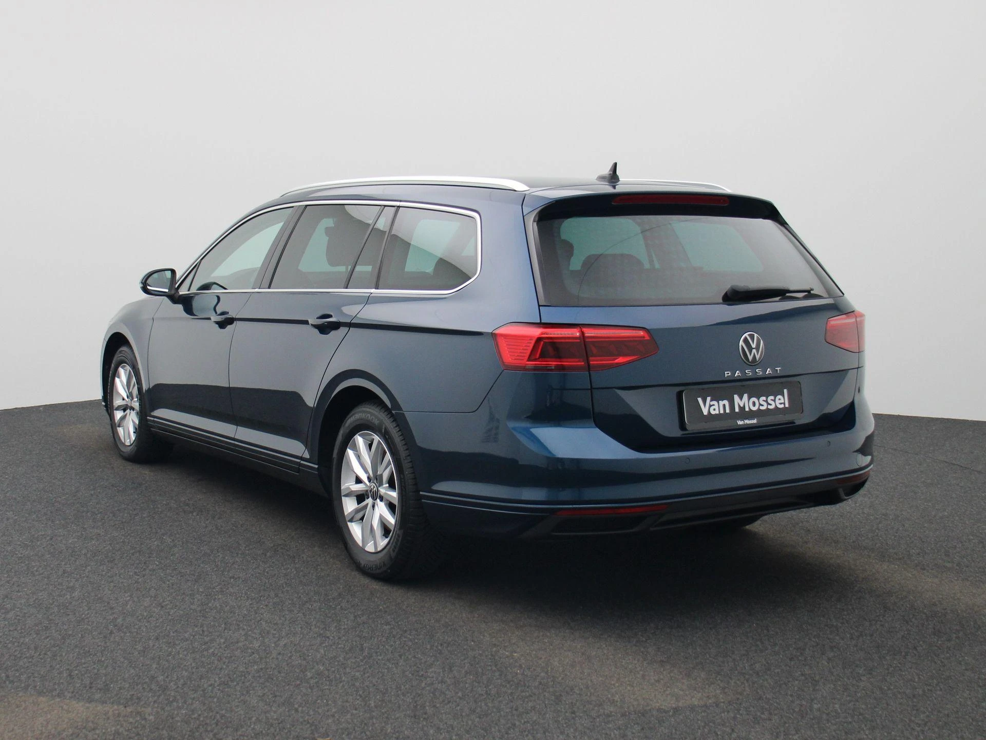 Volkswagen Passat met kenteken 36100 – autofoto 3