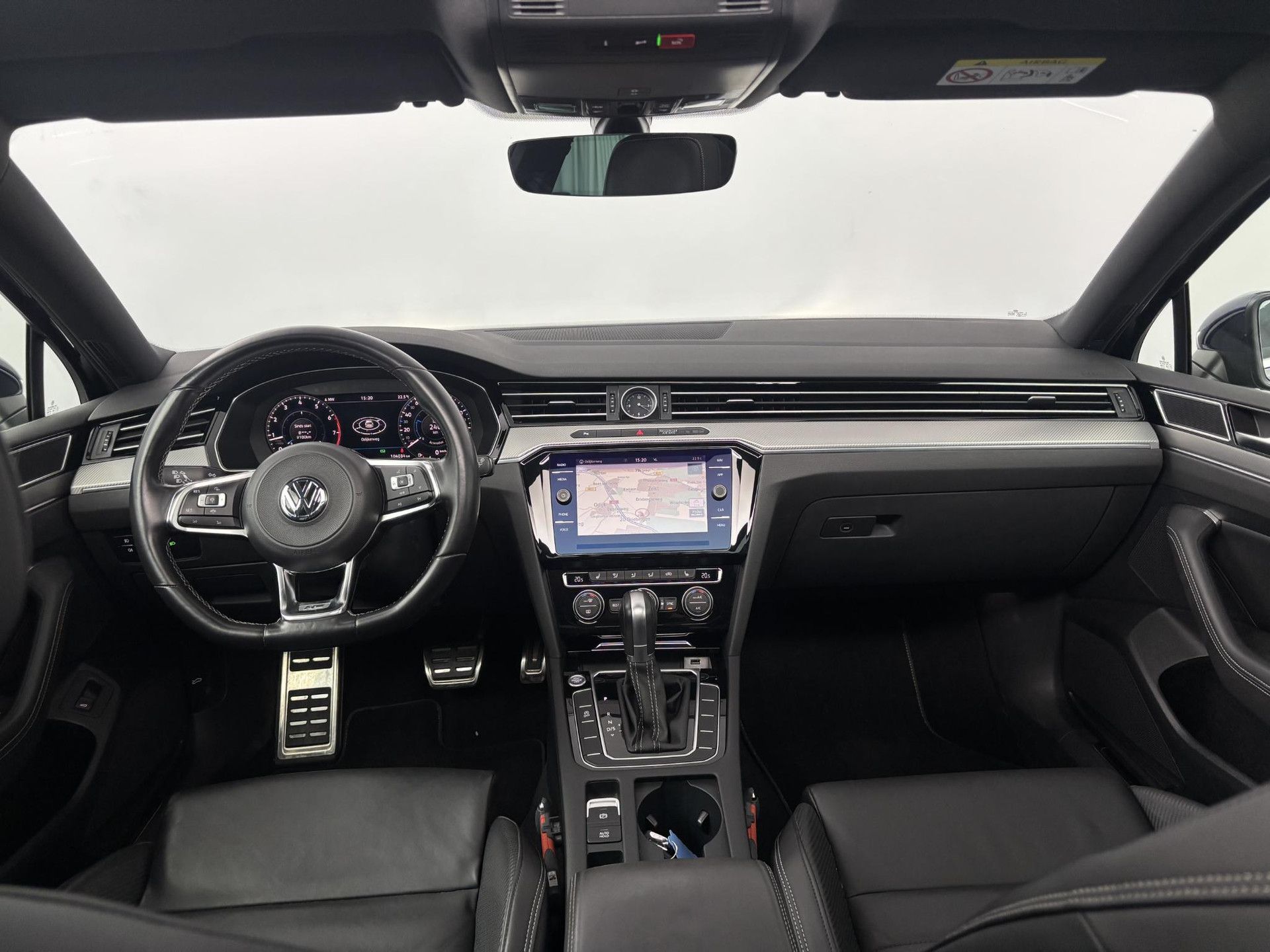 Volkswagen Passat met kenteken G-024-LB – interieur