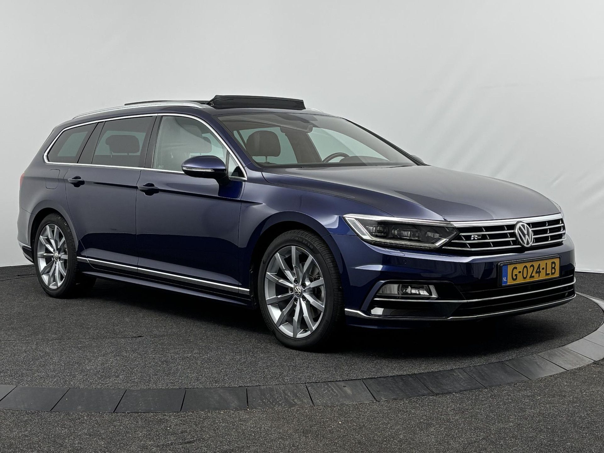 Volkswagen Passat met kenteken G-024-LB – detailfoto