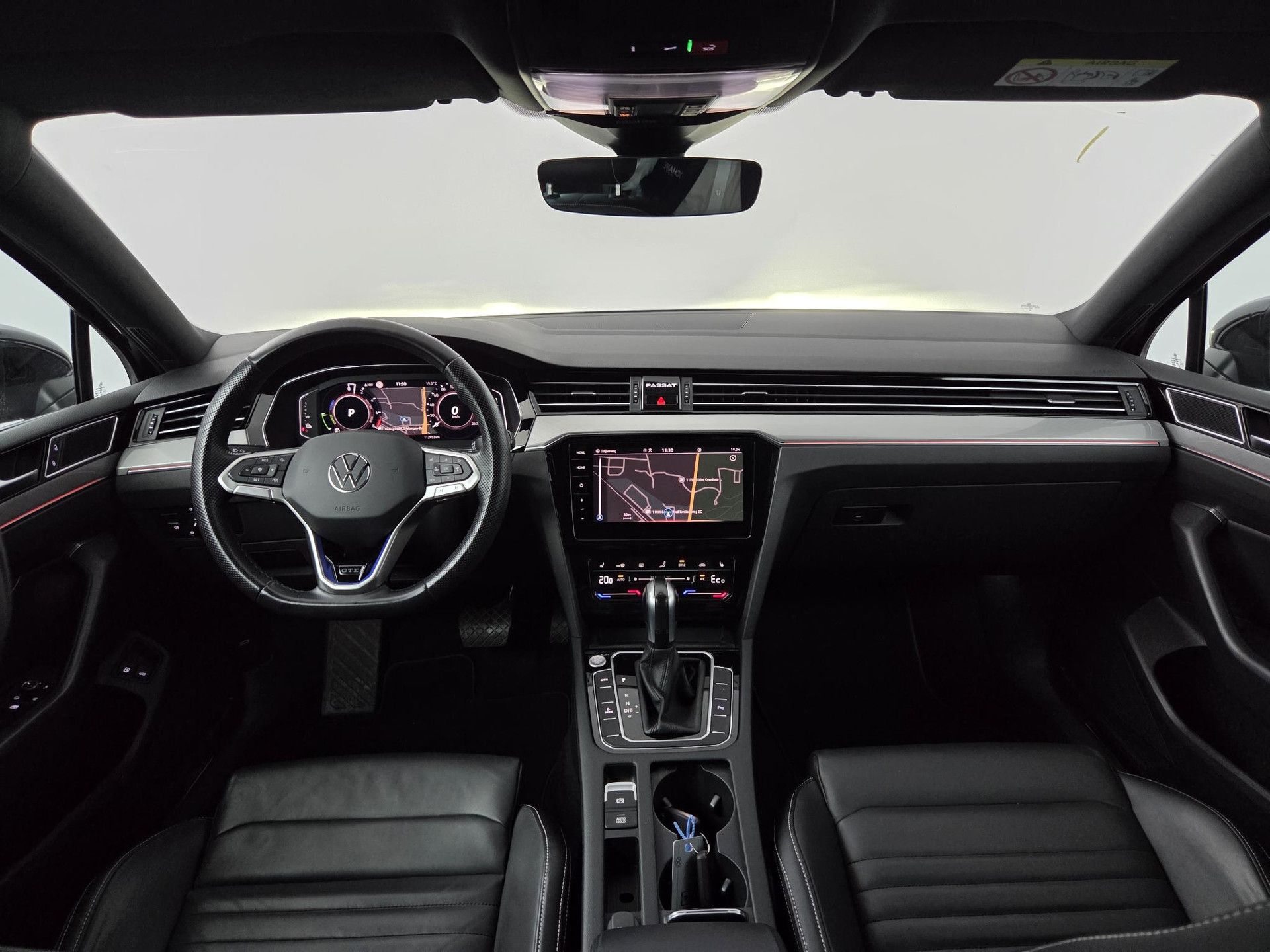 Volkswagen Passat met kenteken KKB-03-P – interieur
