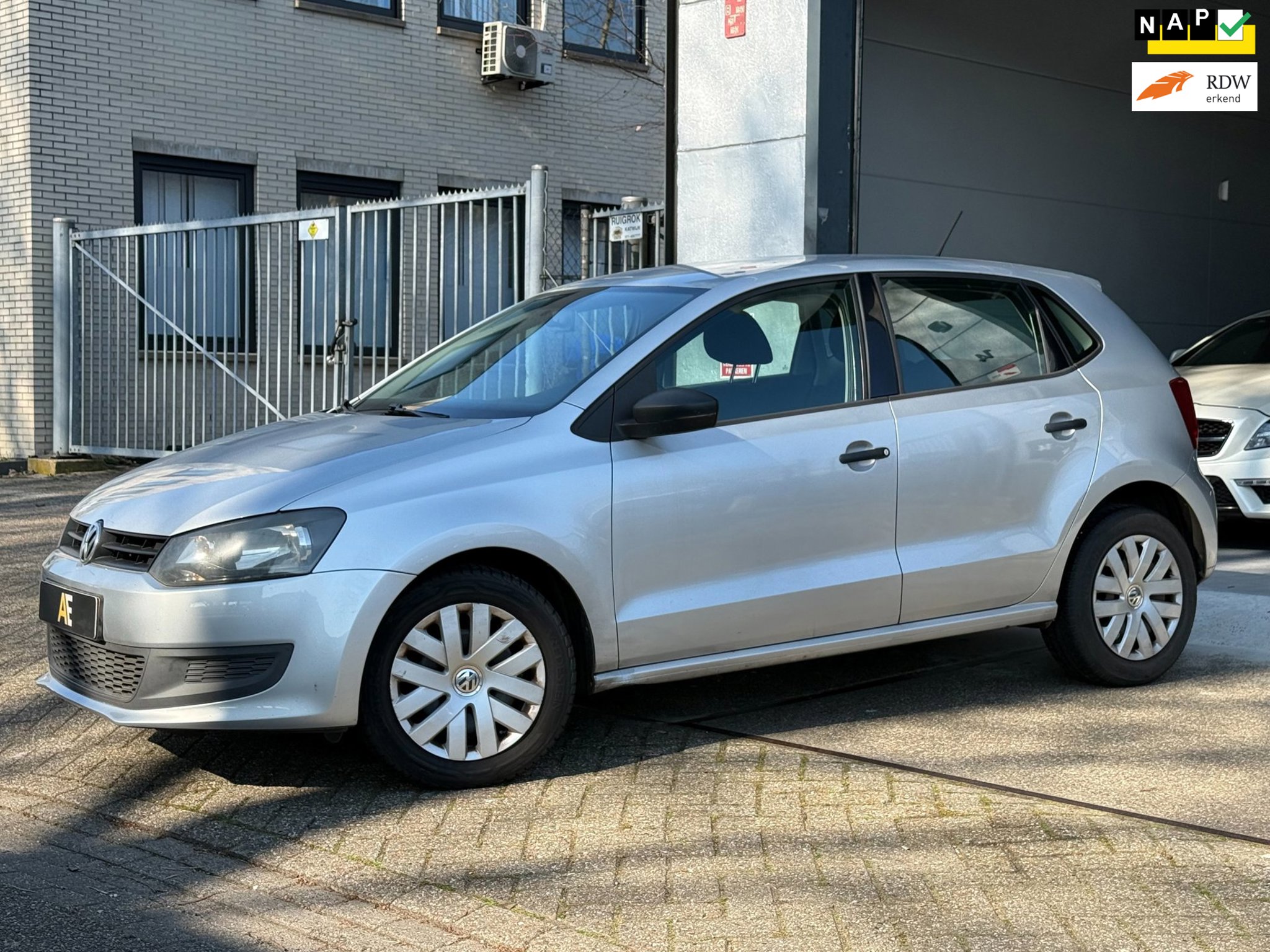 Volkswagen Polo met kenteken 80-RTN-5 – vooraanzicht