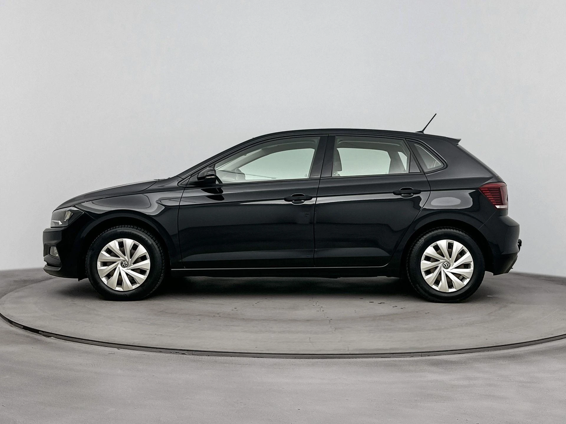 Volkswagen Polo met kenteken L-818-FH – autofoto 4