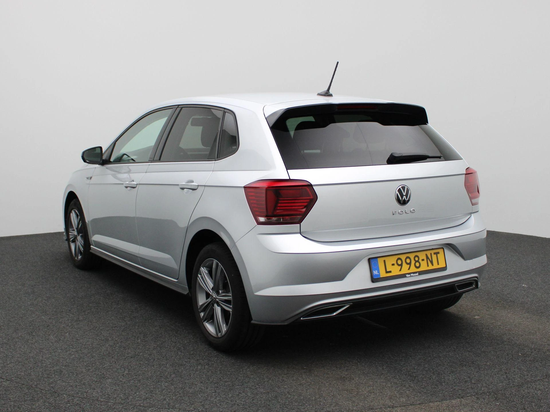 Volkswagen Polo met kenteken L-998-NT – autofoto 3