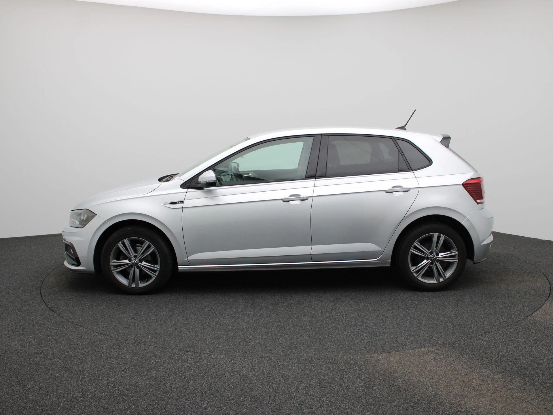 Volkswagen Polo met kenteken L-998-NT – autofoto 5