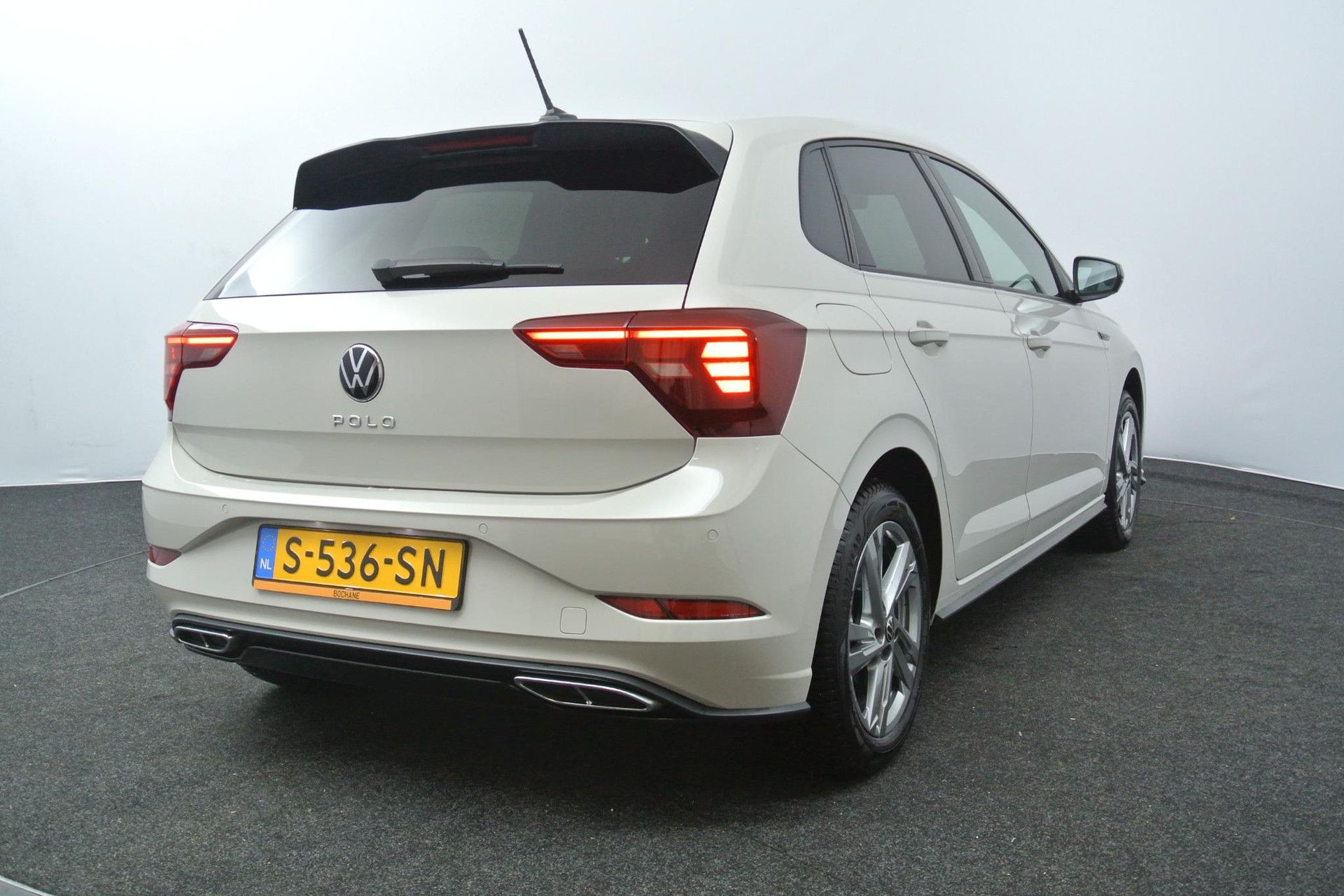 Volkswagen Polo met kenteken S-536-SN – achteraanzicht