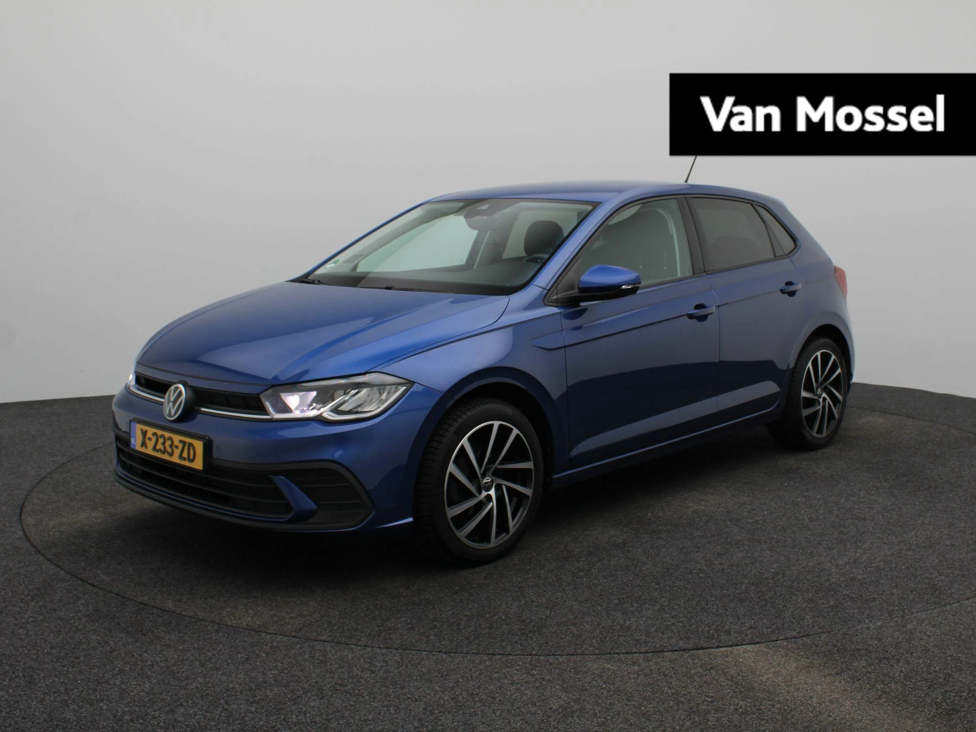 Volkswagen Polo met kenteken X-233-ZD – autofoto 2