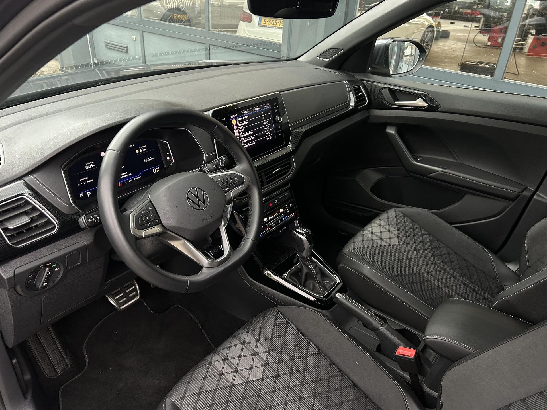 Volkswagen T-Cross met kenteken KTL-56-J – interieur