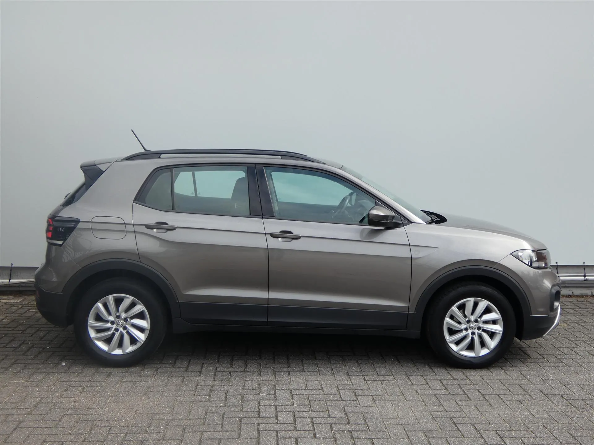 Volkswagen T-Cross met kenteken ZV-998-R – dashboard
