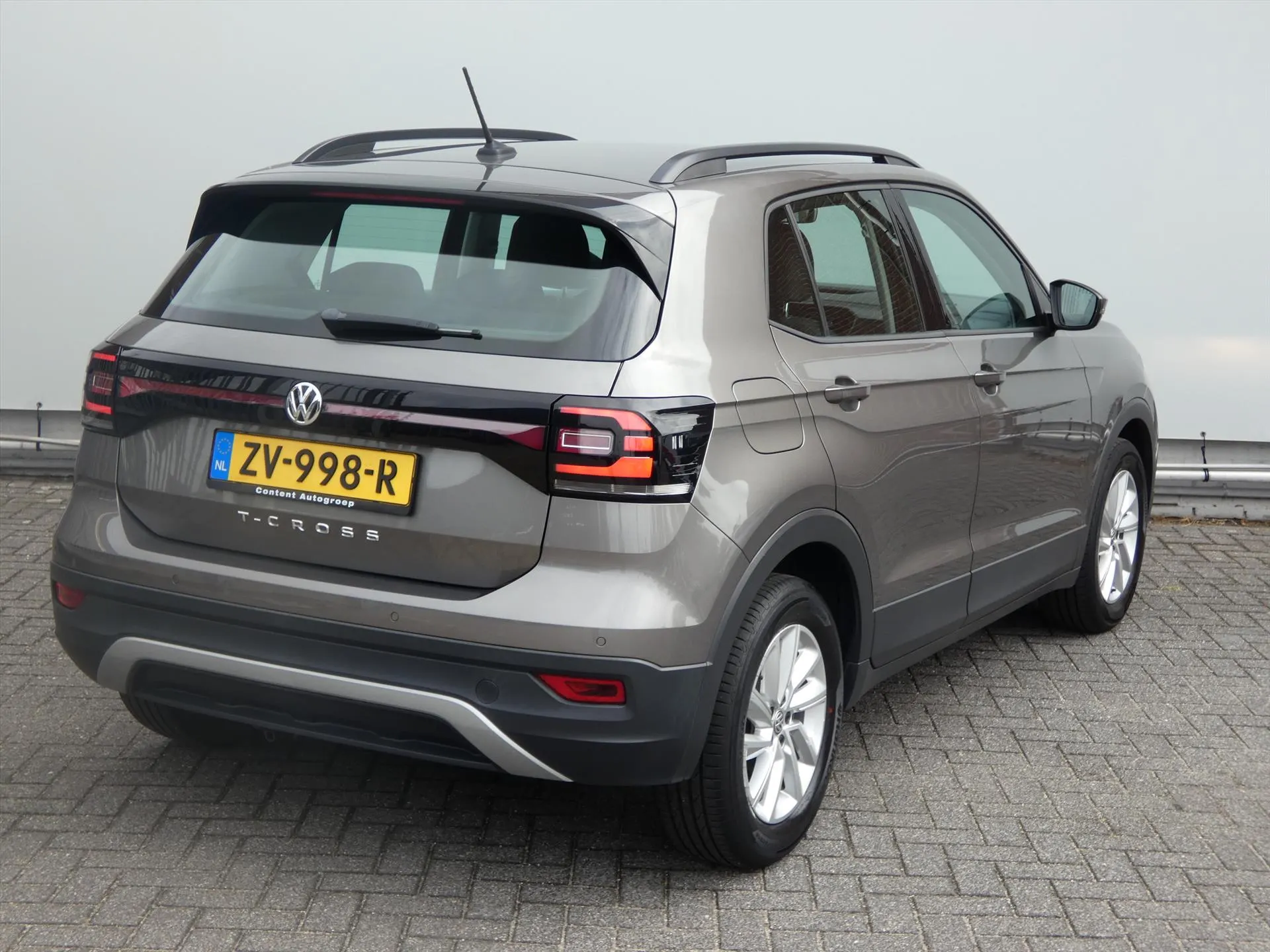 Volkswagen T-Cross met kenteken ZV-998-R – detailfoto