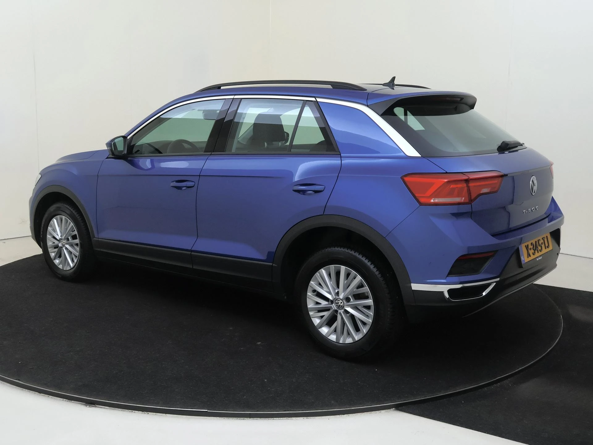 Volkswagen T-Roc met kenteken 63100 – autofoto 4