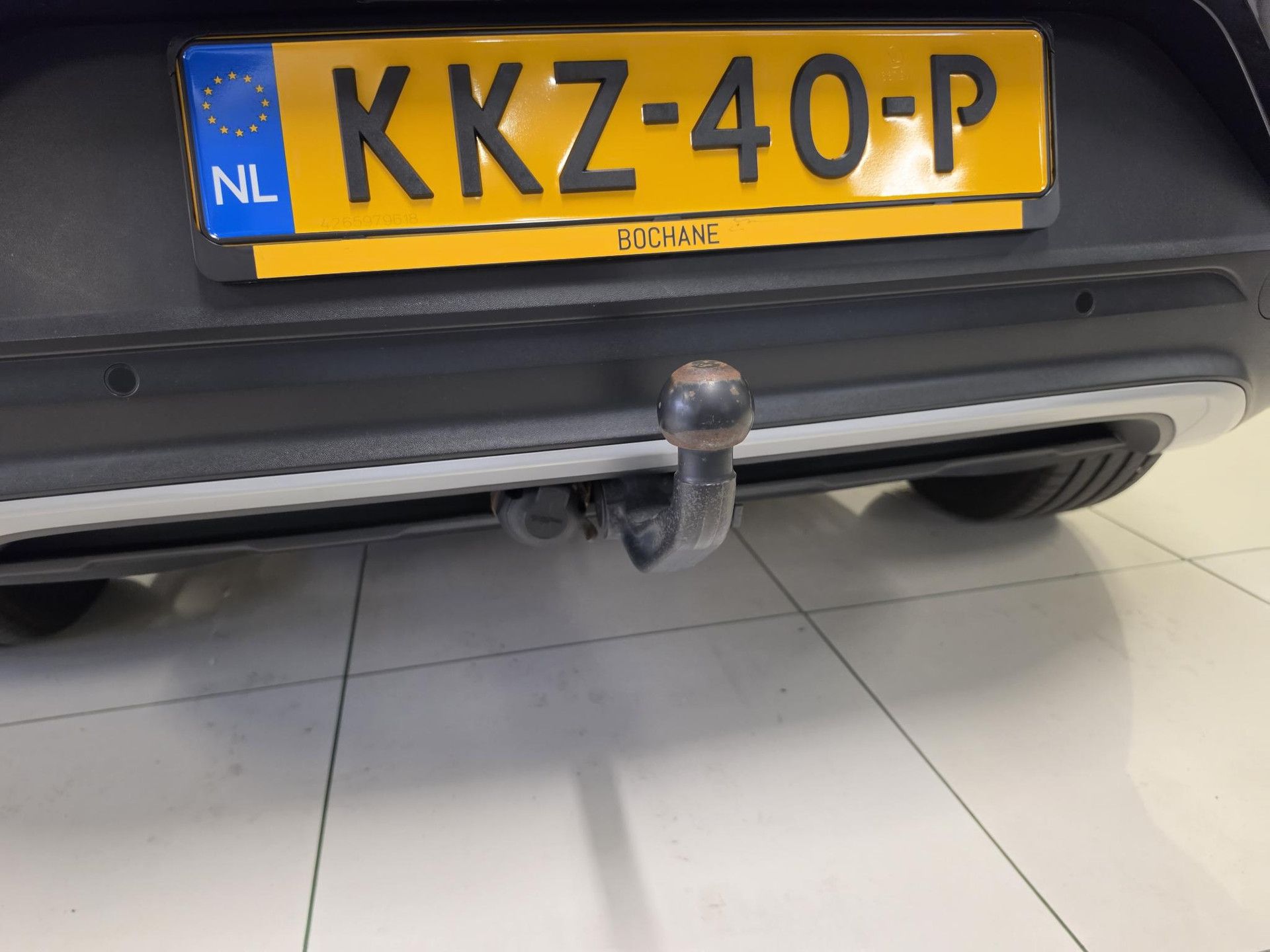 Volkswagen T-Roc met kenteken KKZ-40-P – achteraanzicht