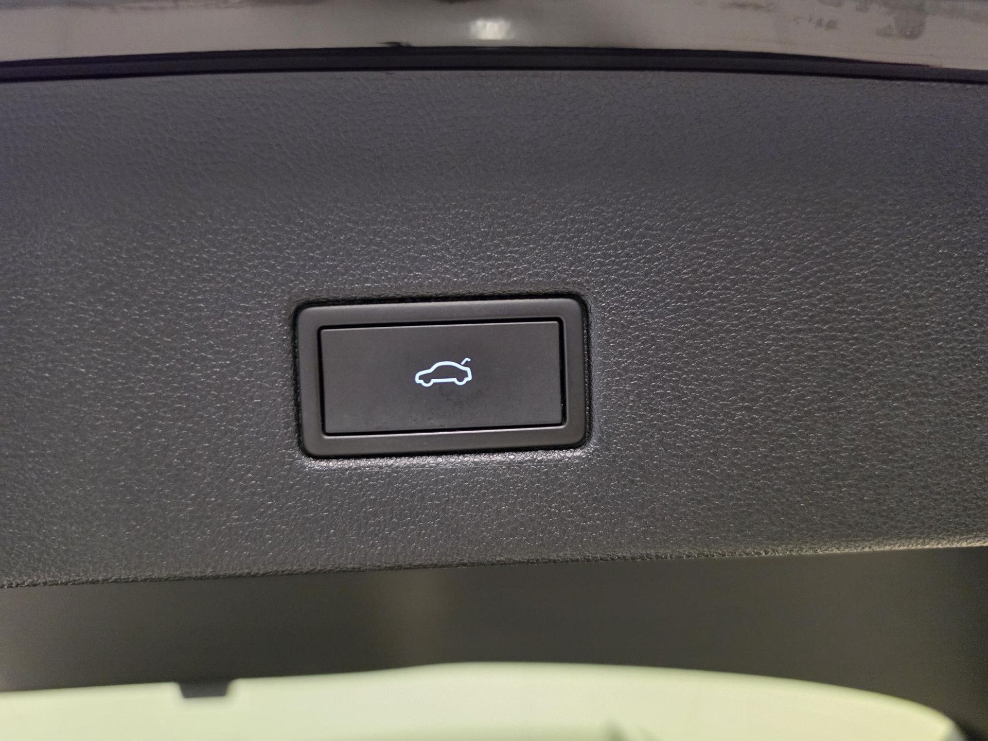 Volkswagen T-Roc met kenteken KKZ-40-P – dashboard