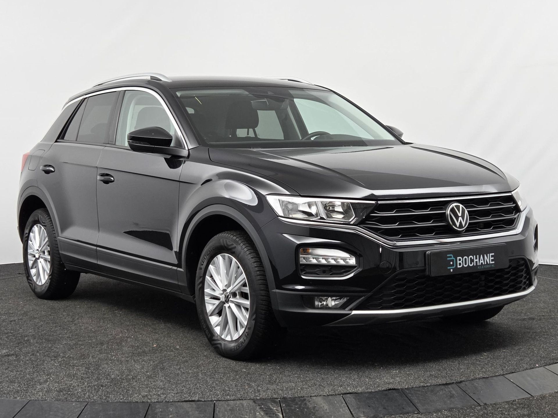 Volkswagen T-Roc met kenteken L-892-SJ – detailfoto